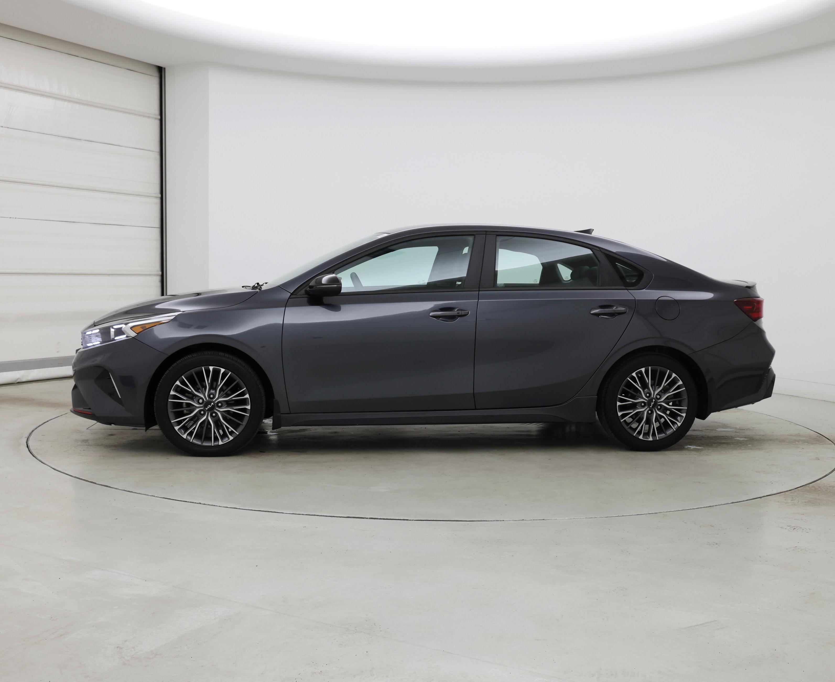 Thumbnail: 2023 Kia Forte - 3