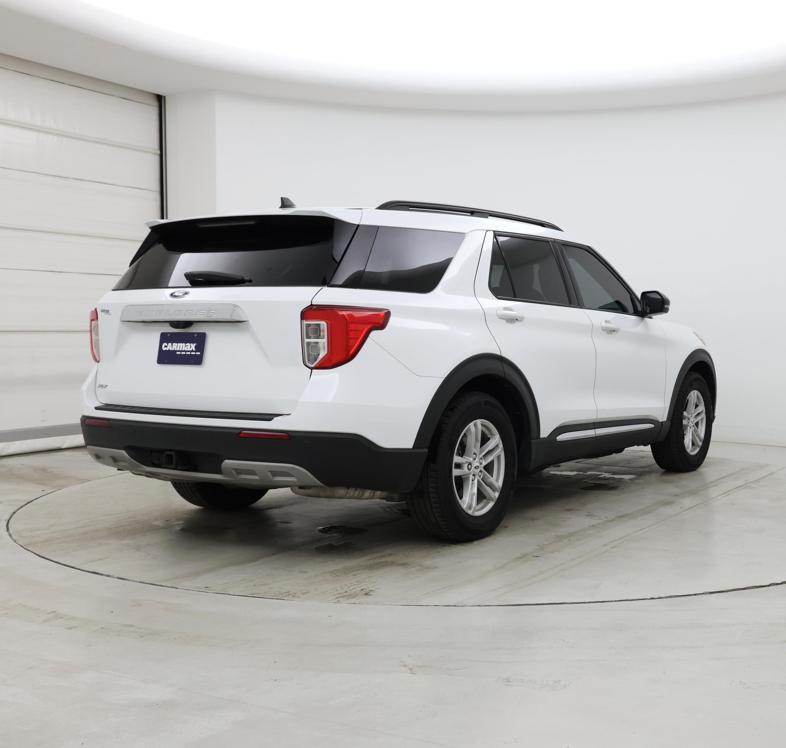 Thumbnail: 2023 Ford Explorer - 8