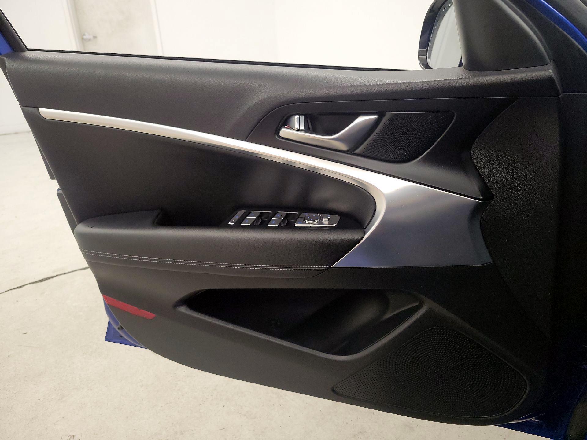 Thumbnail: 2022 Genesis G70 - 12
