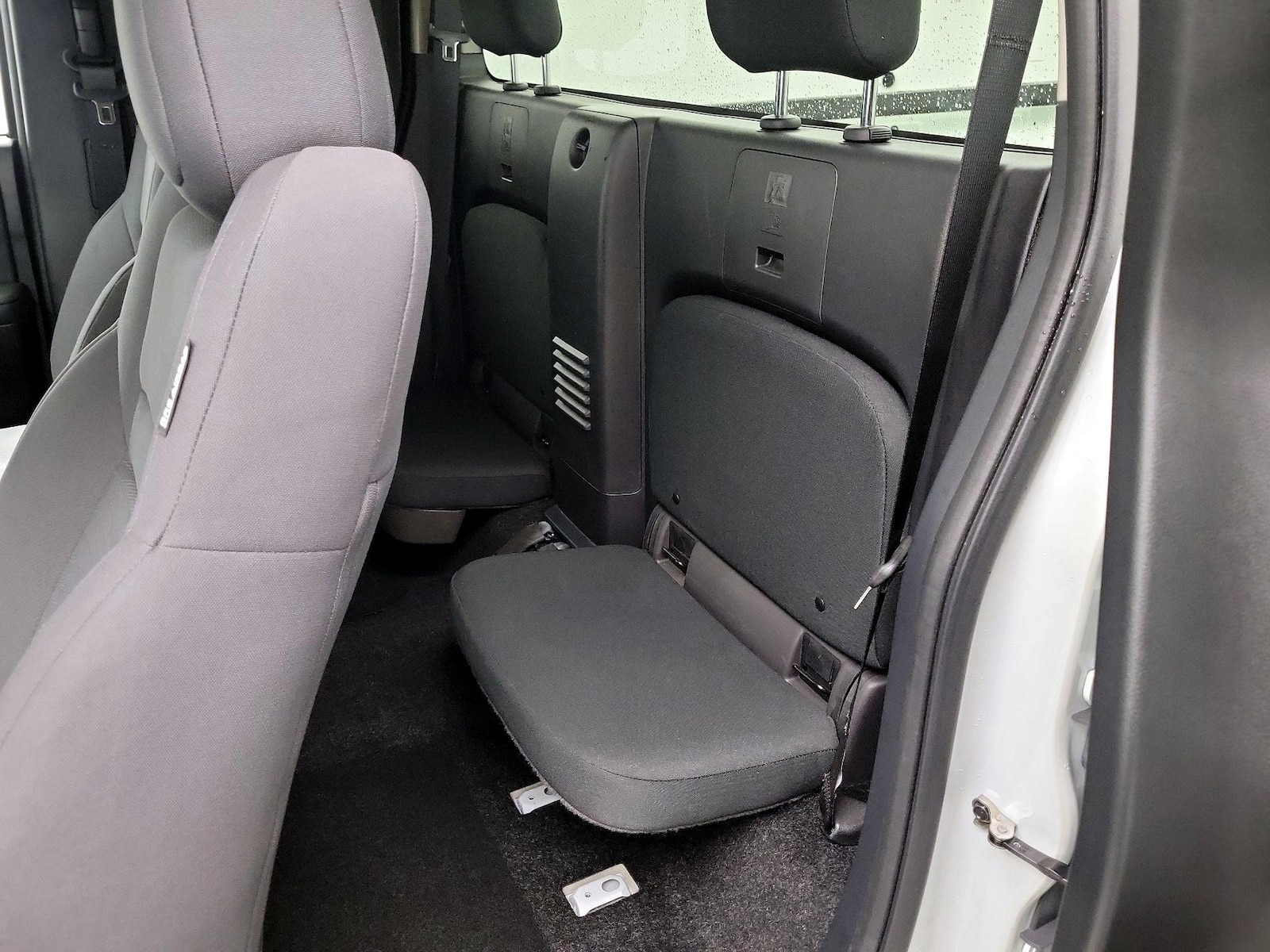 2022 Nissan Frontier S - Photo 20