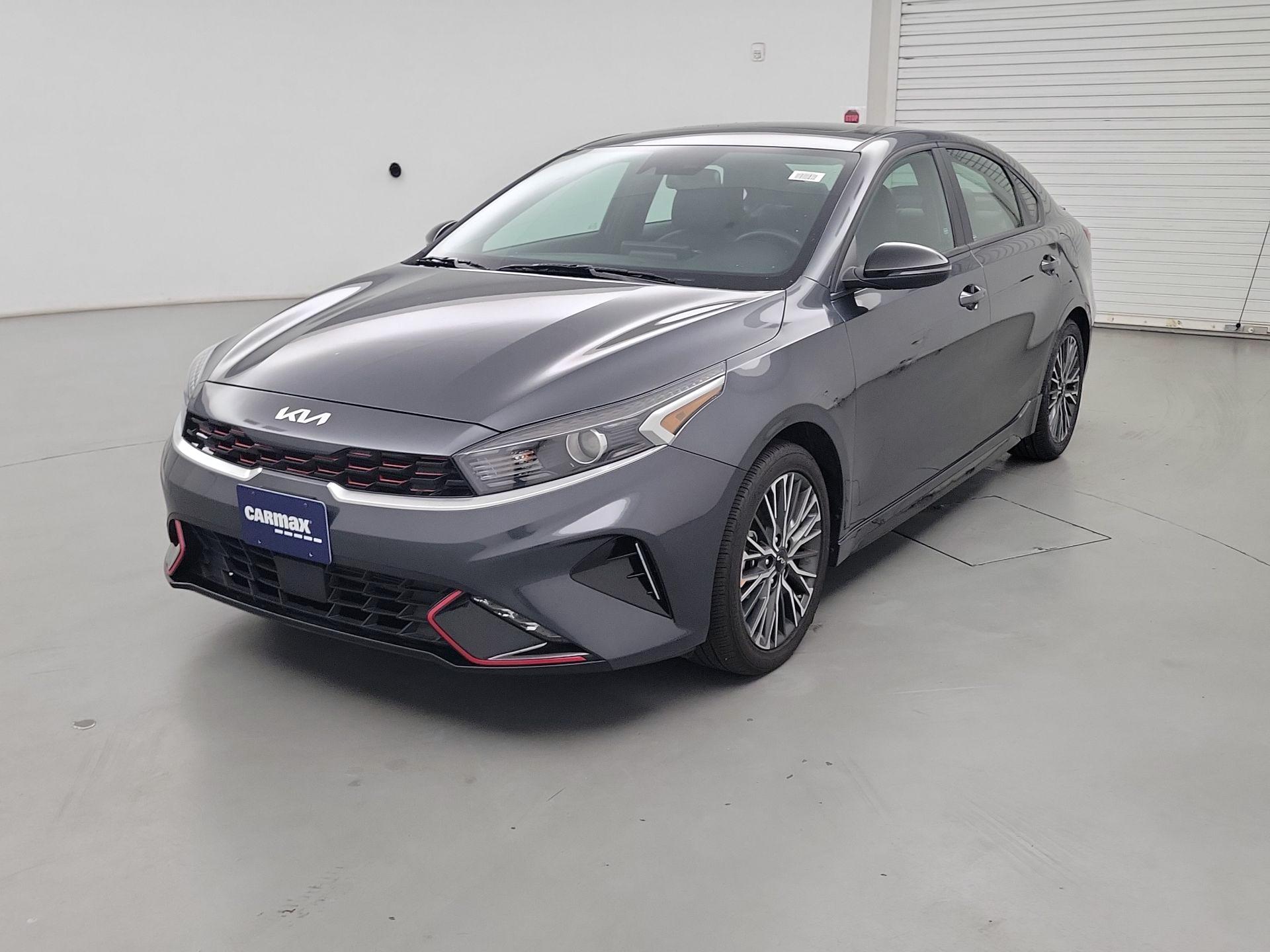 Thumbnail: 2023 Kia Forte - 3