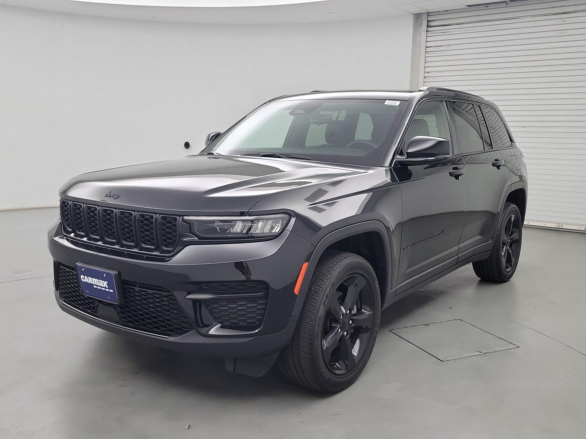 Thumbnail: 2023 Jeep Grand Cherokee - 3