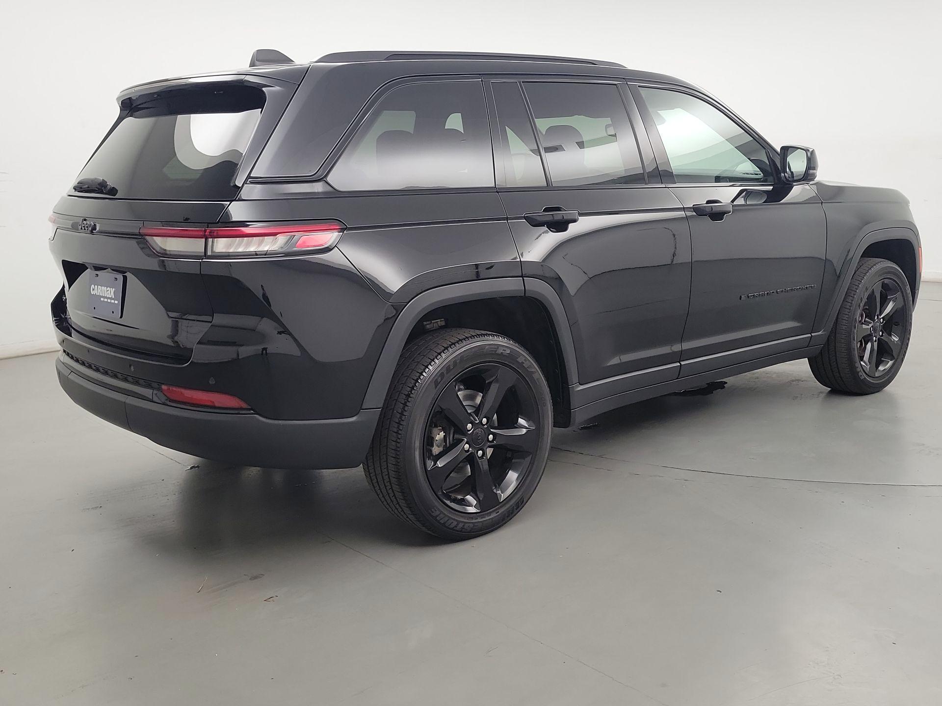 Thumbnail: 2023 Jeep Grand Cherokee - 5