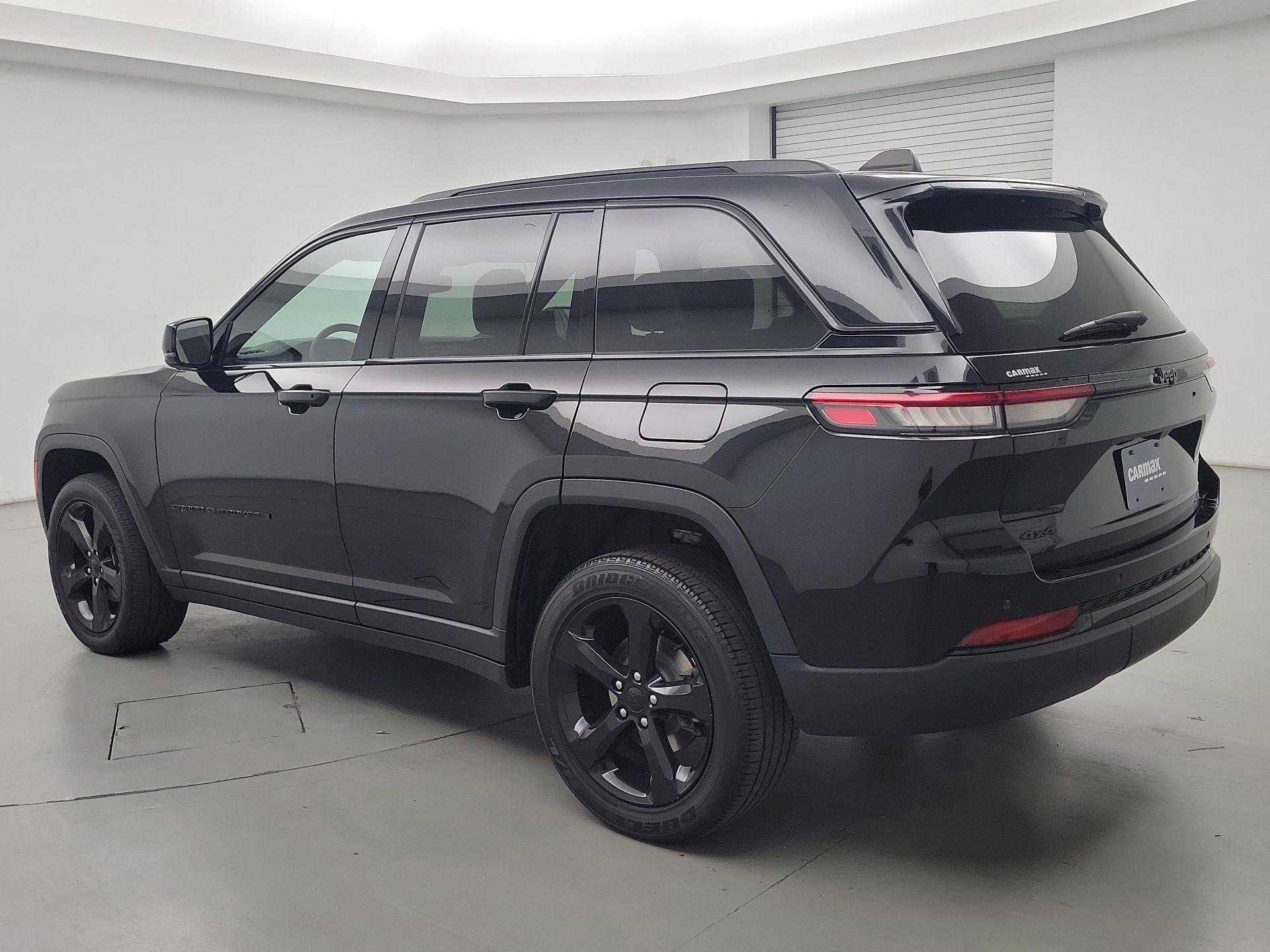 Thumbnail: 2023 Jeep Grand Cherokee - 7