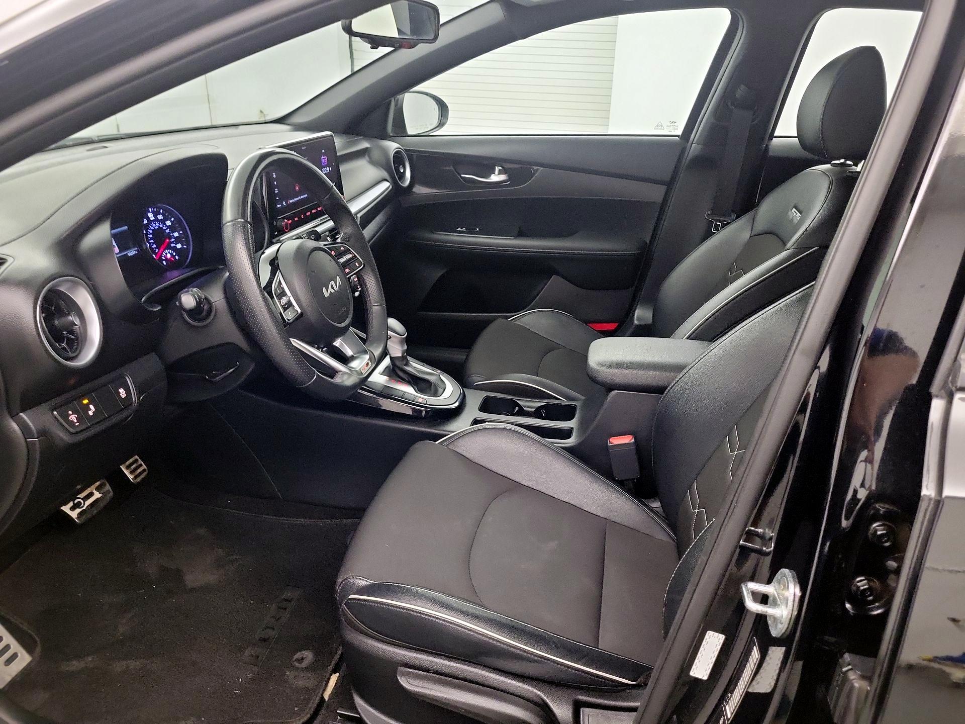 Thumbnail: 2023 Kia Forte - 9