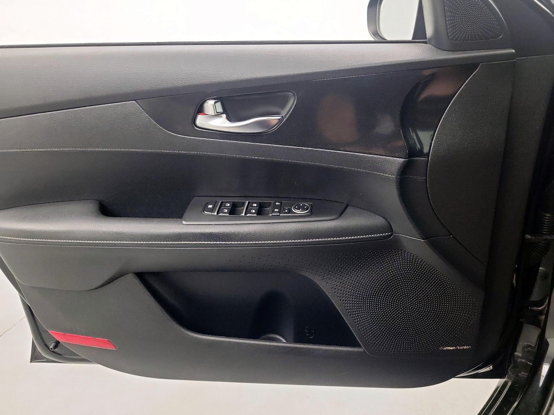 Thumbnail: 2023 Kia Forte - 10