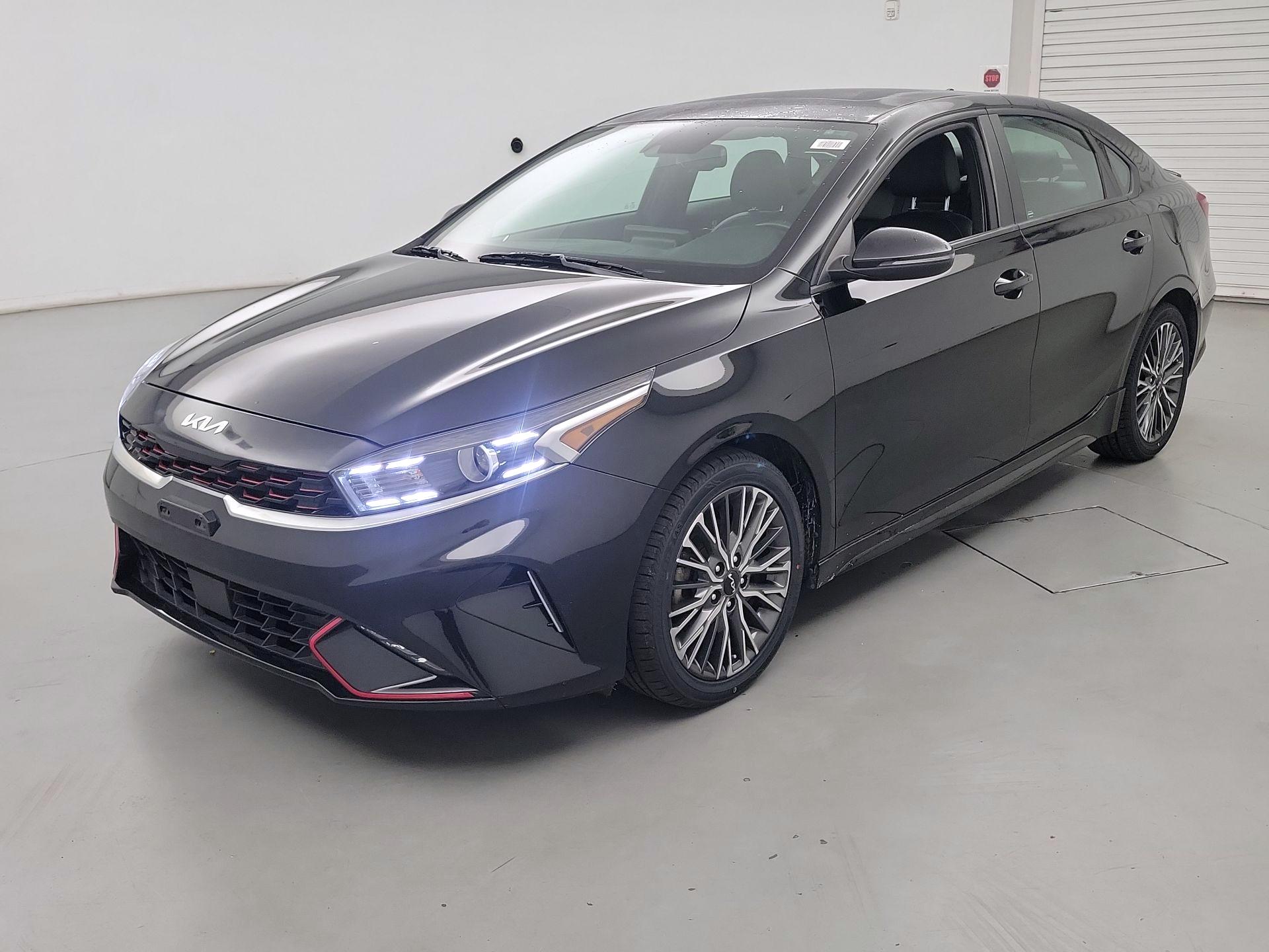 Thumbnail: 2023 Kia Forte - 3