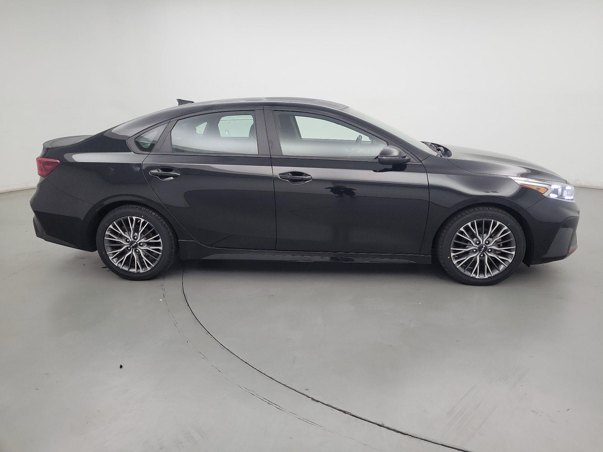Thumbnail: 2023 Kia Forte - 4