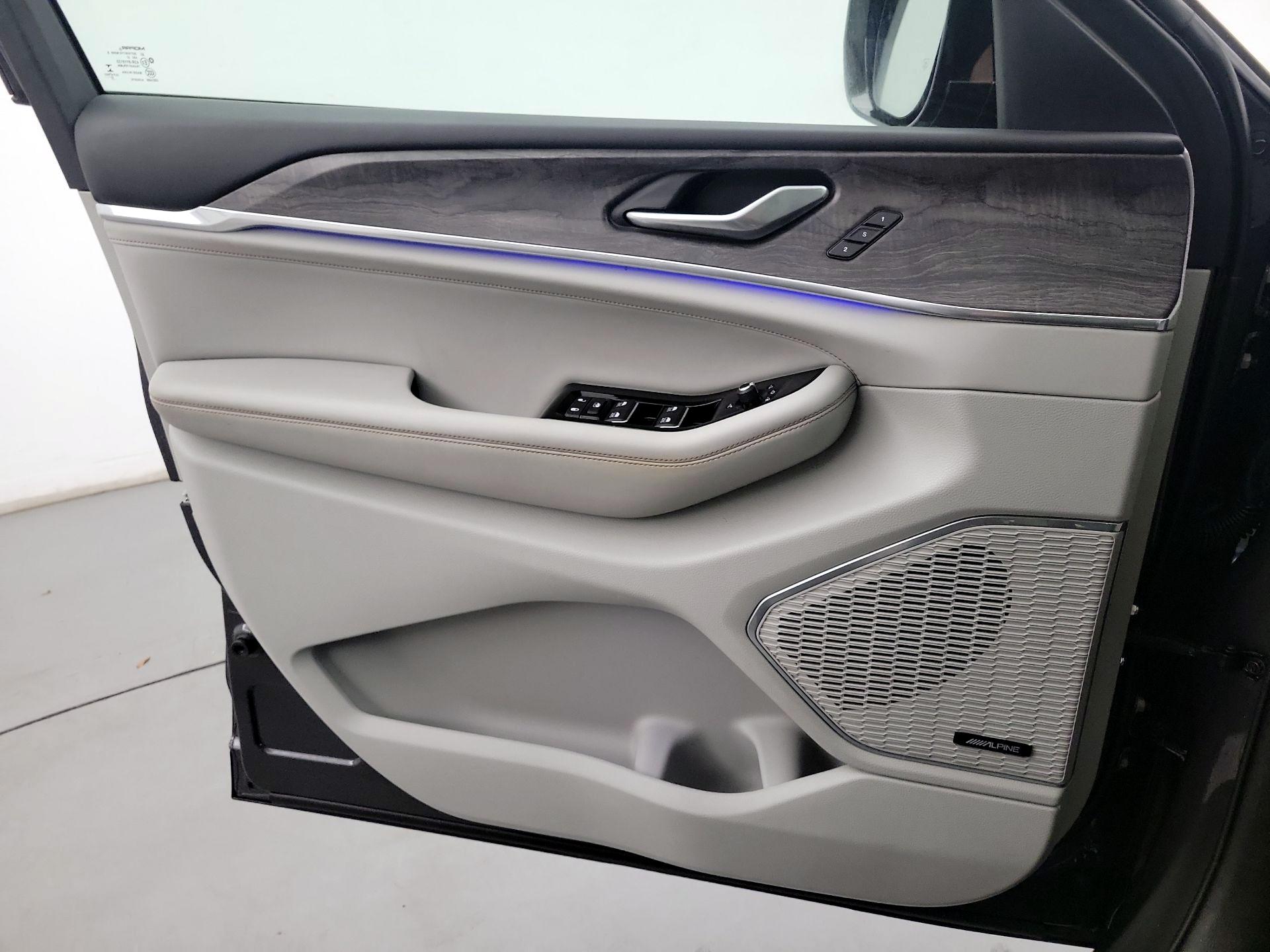 Thumbnail: 2023 Jeep Grand Cherokee L - 12