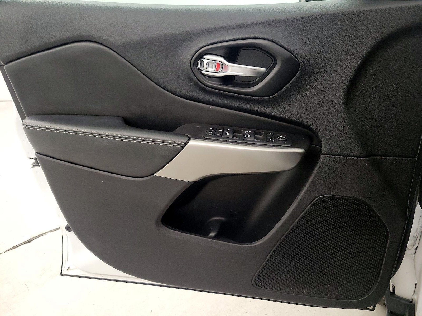 2021 Jeep Cherokee 80TH - Photo 13