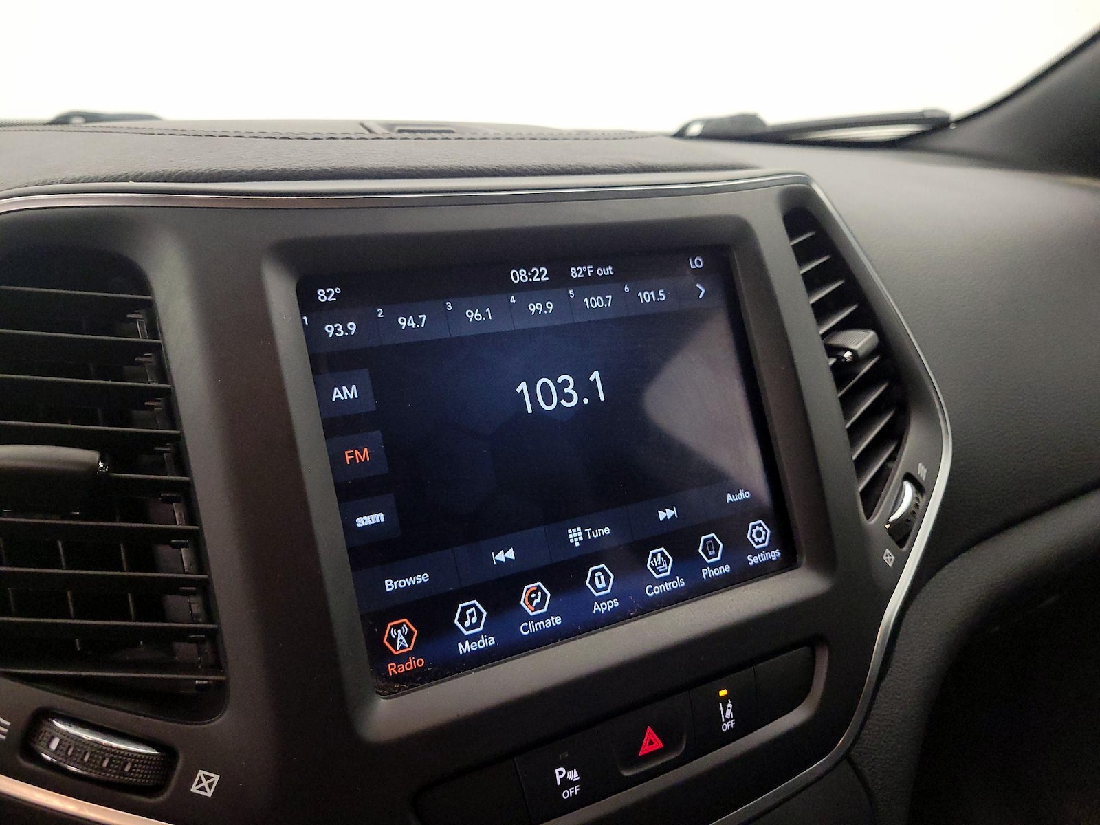 2021 Jeep Cherokee 80TH - Photo 16