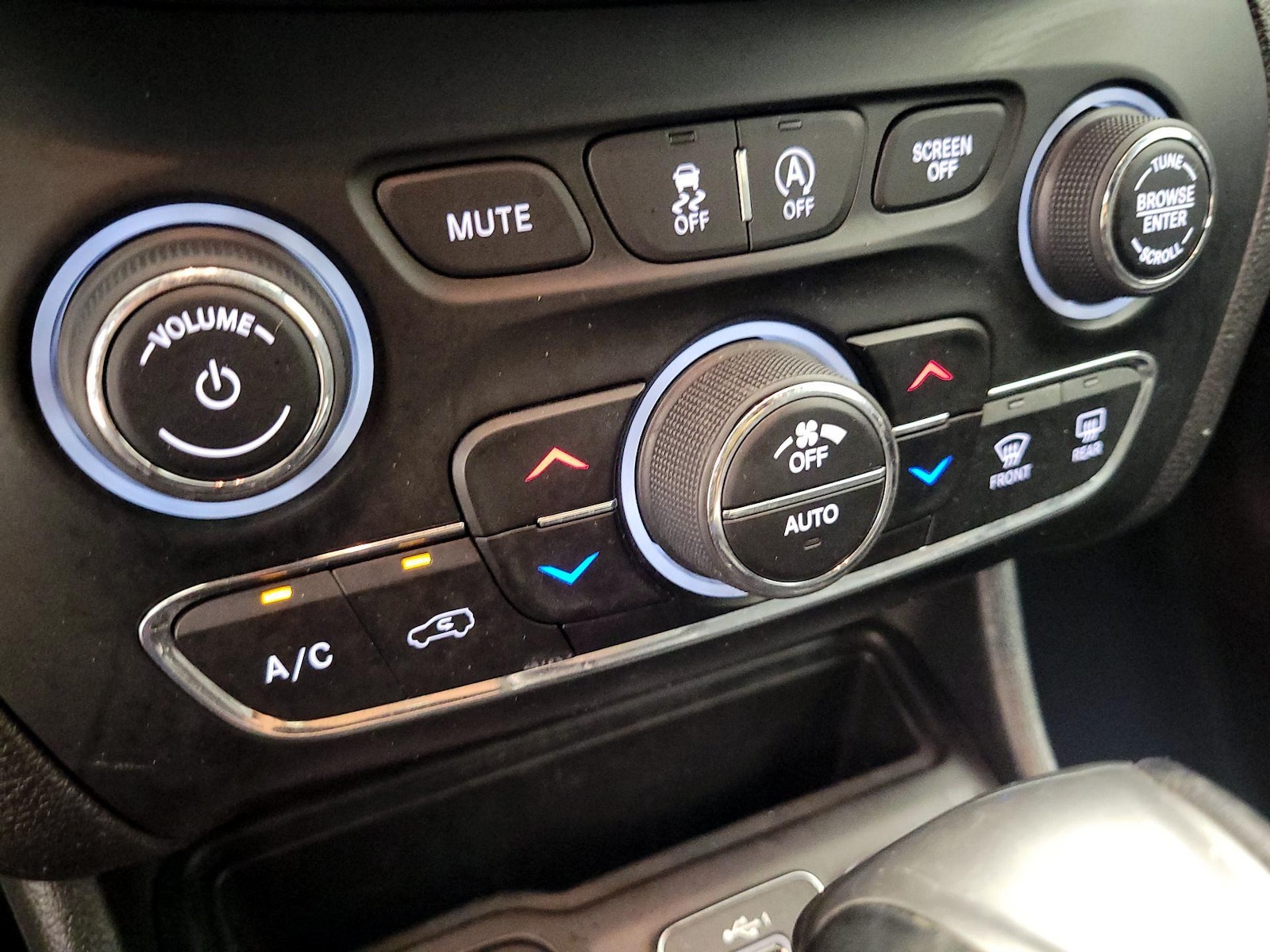 2021 Jeep Cherokee 80TH - Photo 17