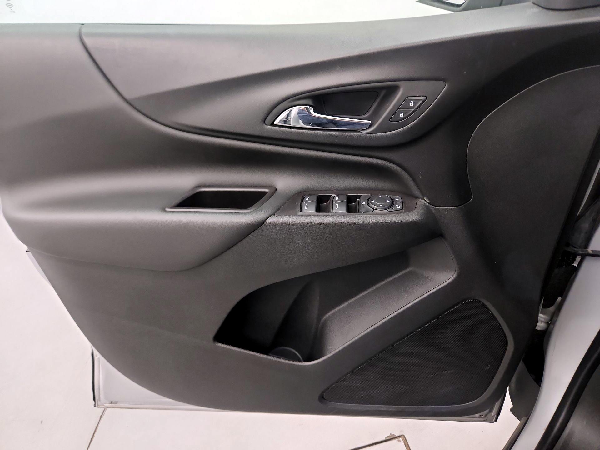 Thumbnail: 2022 Chevrolet Equinox - 10