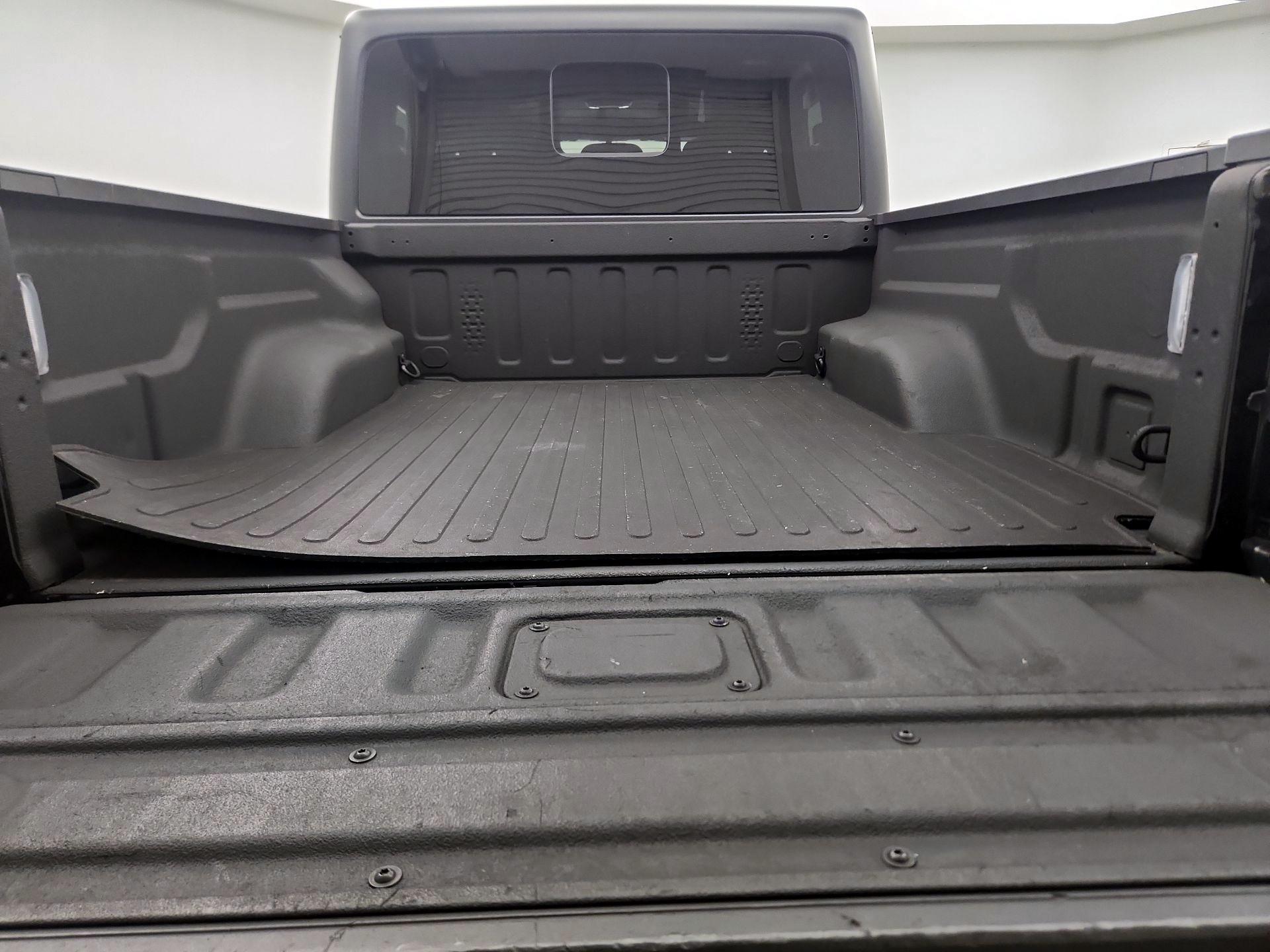 Thumbnail: 2021 Jeep Gladiator - 19