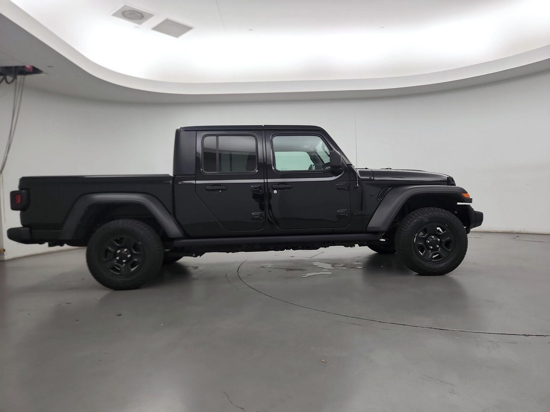 Thumbnail: 2021 Jeep Gladiator - 4