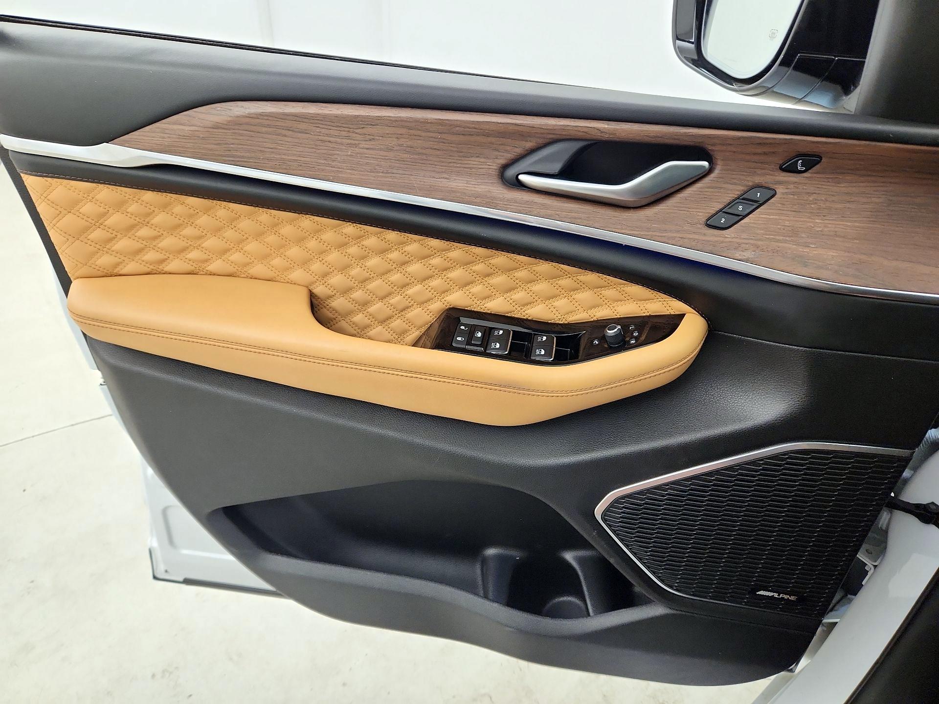 Thumbnail: 2023 Jeep Grand Cherokee - 10