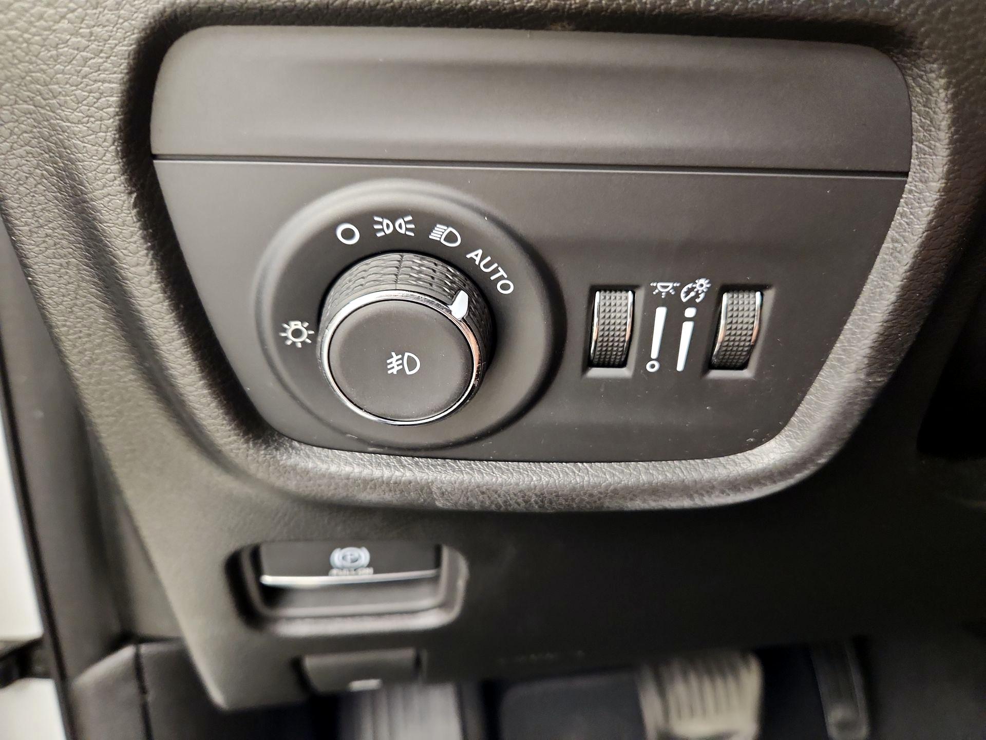 Thumbnail: 2023 Jeep Grand Cherokee - 11