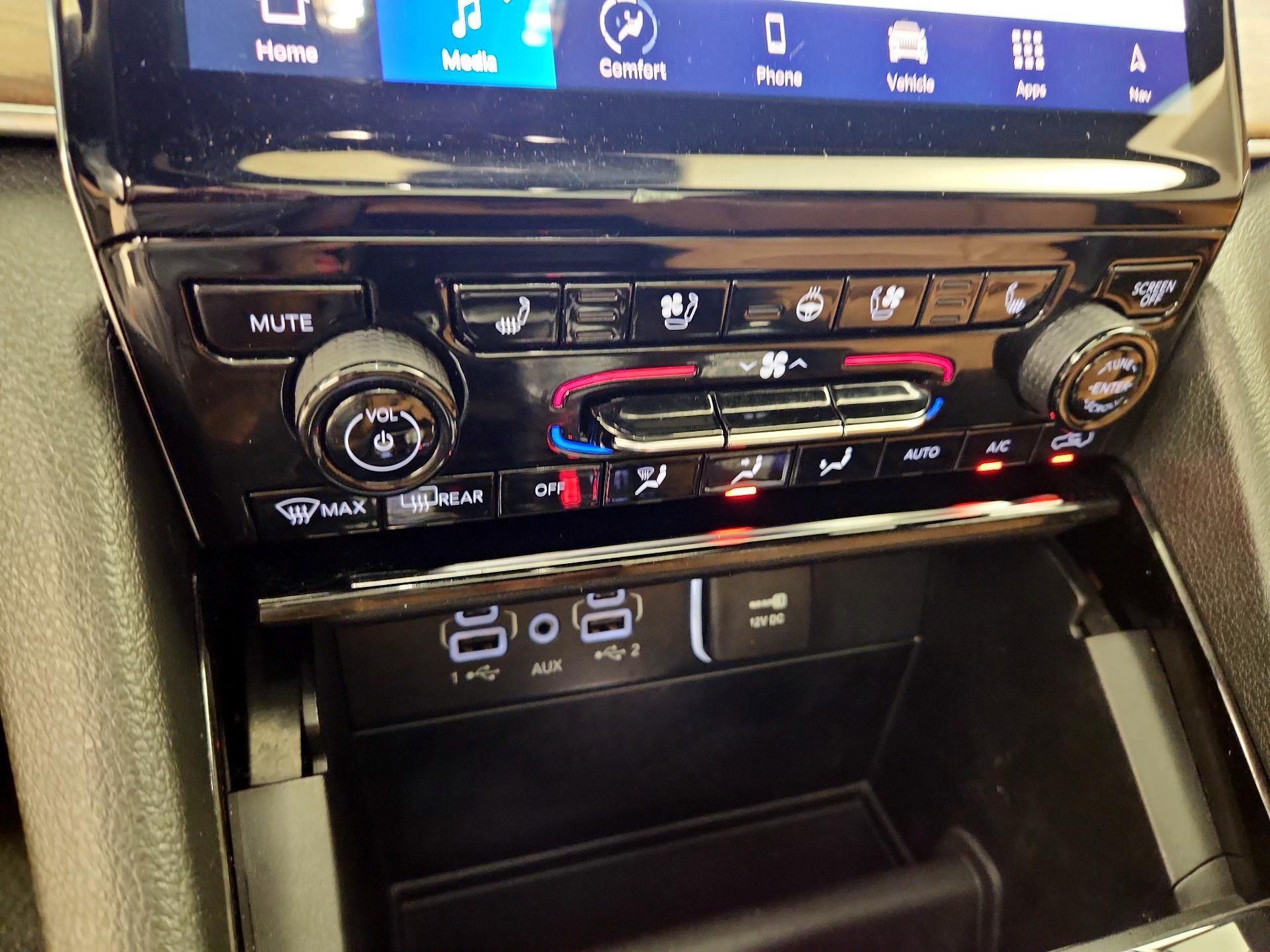 Thumbnail: 2023 Jeep Grand Cherokee - 15