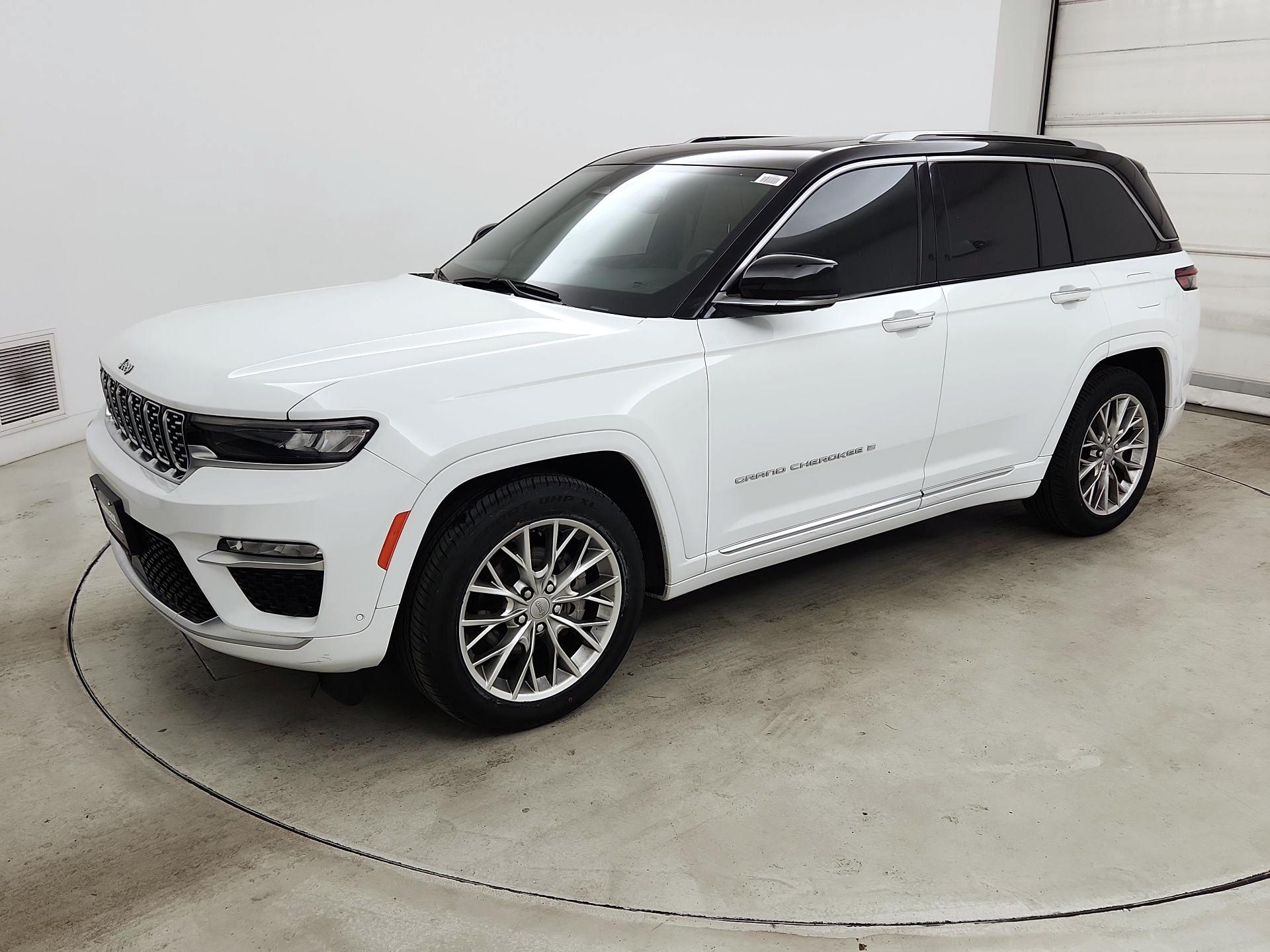 Thumbnail: 2023 Jeep Grand Cherokee - 3