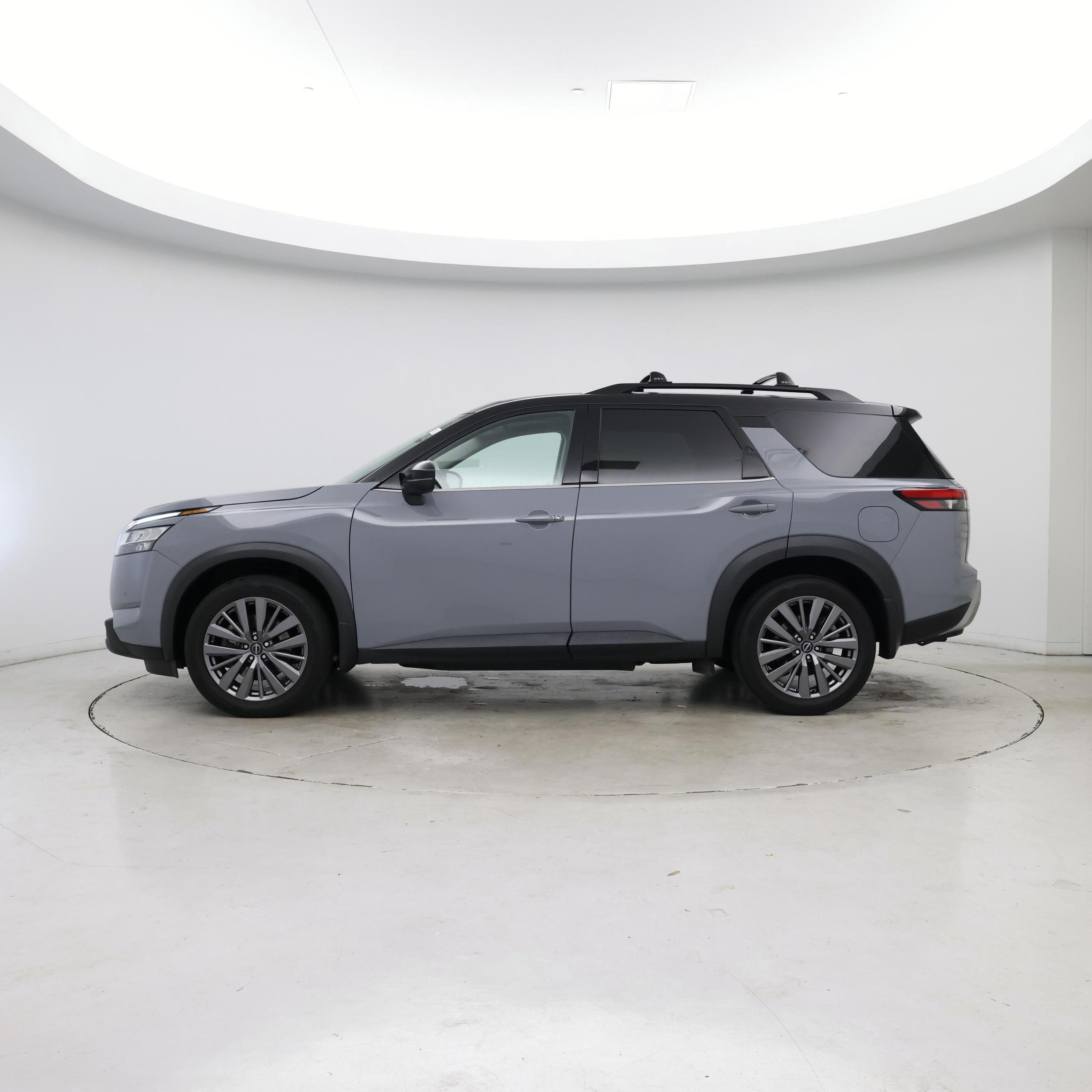 Thumbnail: 2023 Nissan Pathfinder - 3