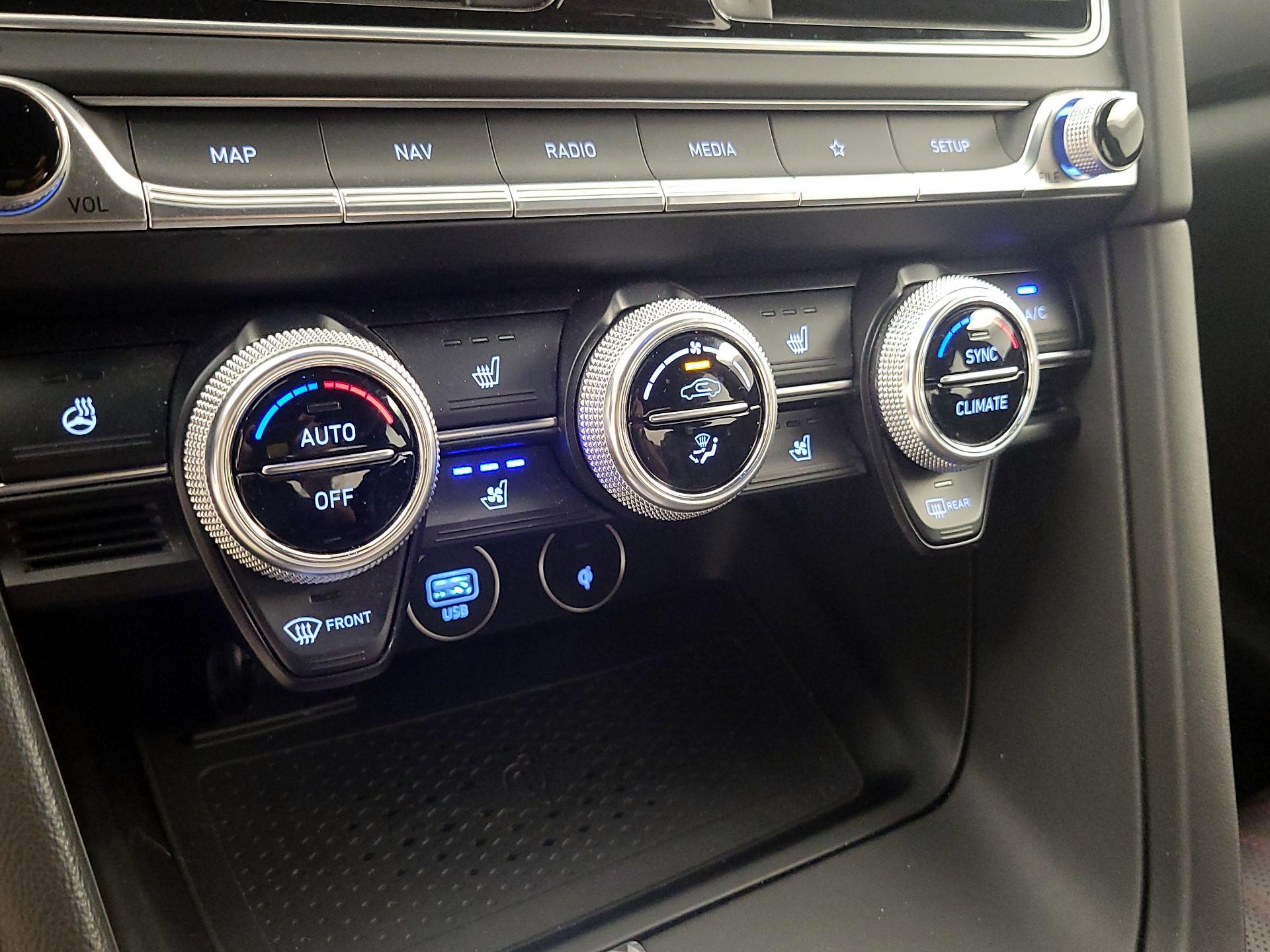 Thumbnail: 2023 Genesis G70 - 16