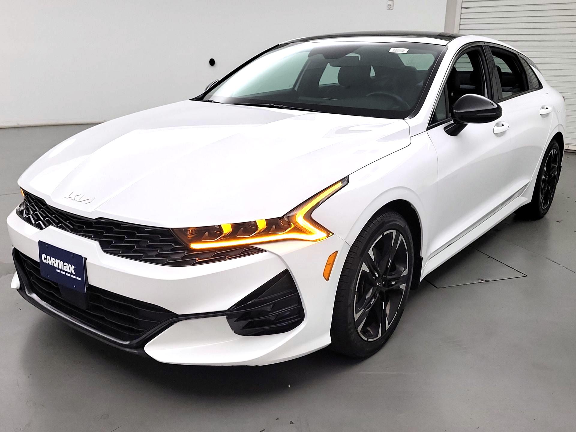Thumbnail: 2023 Kia K5 - 3