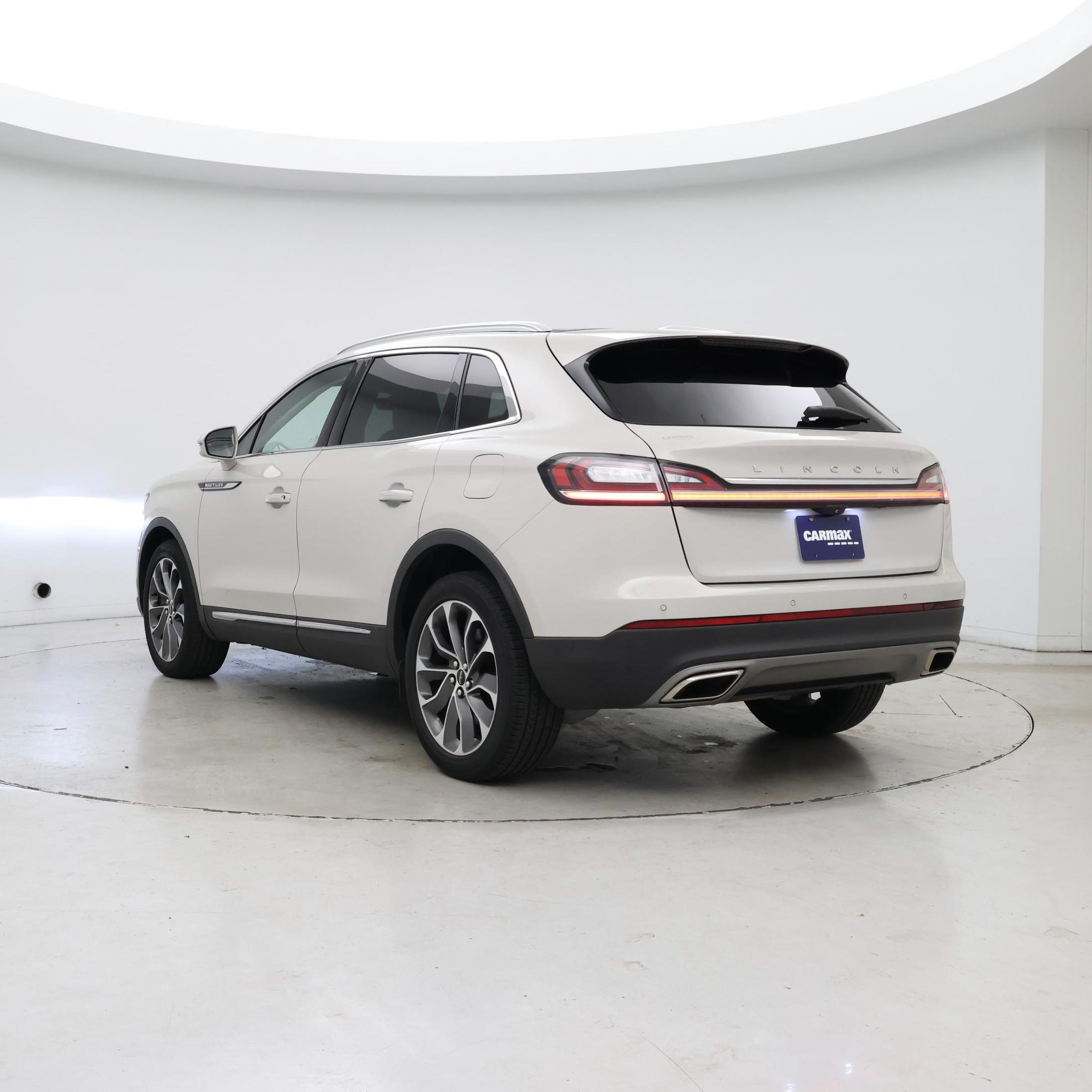 Thumbnail: 2022 Lincoln Nautilus - 2