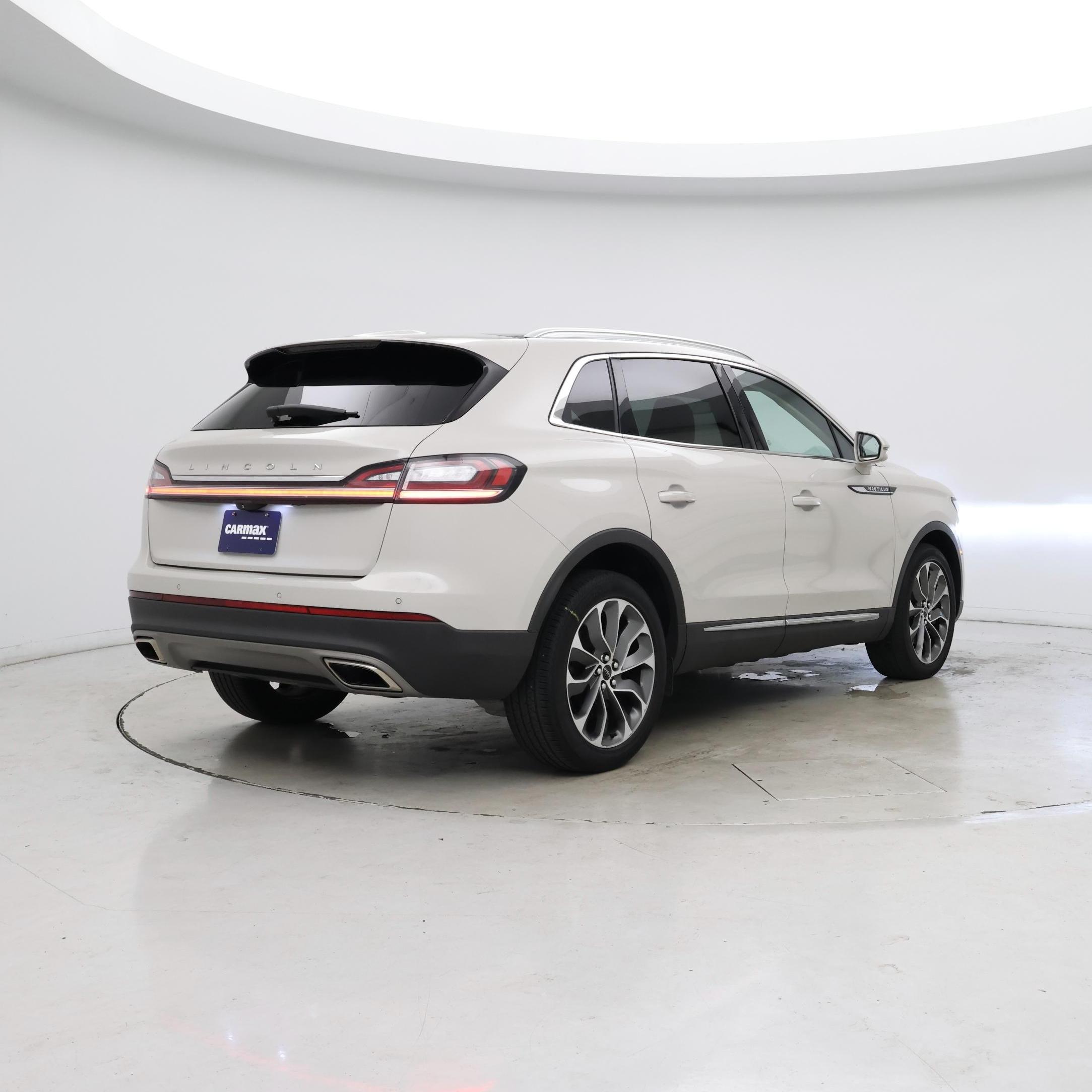 Thumbnail: 2022 Lincoln Nautilus - 8
