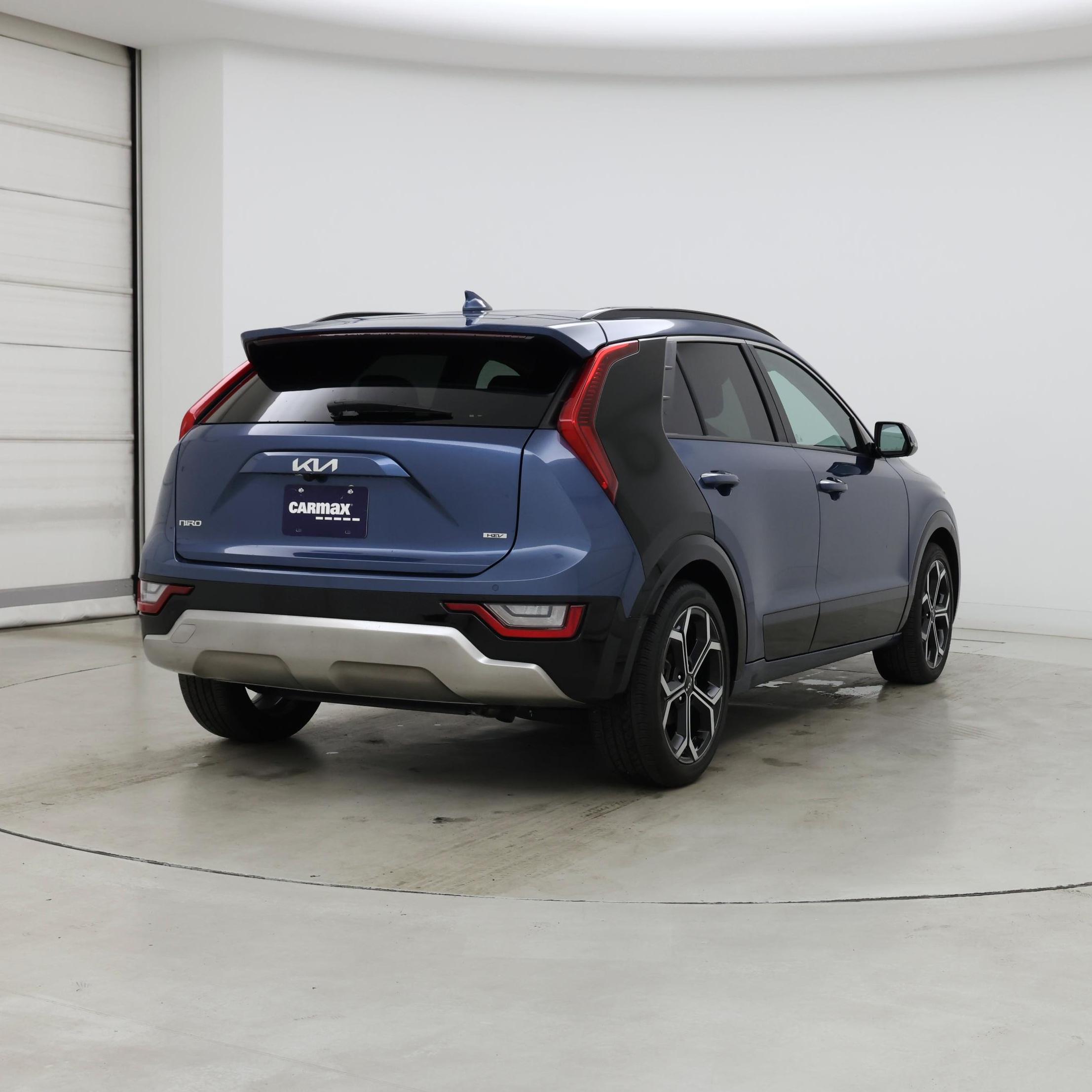 Thumbnail: 2023 Kia Niro - 8