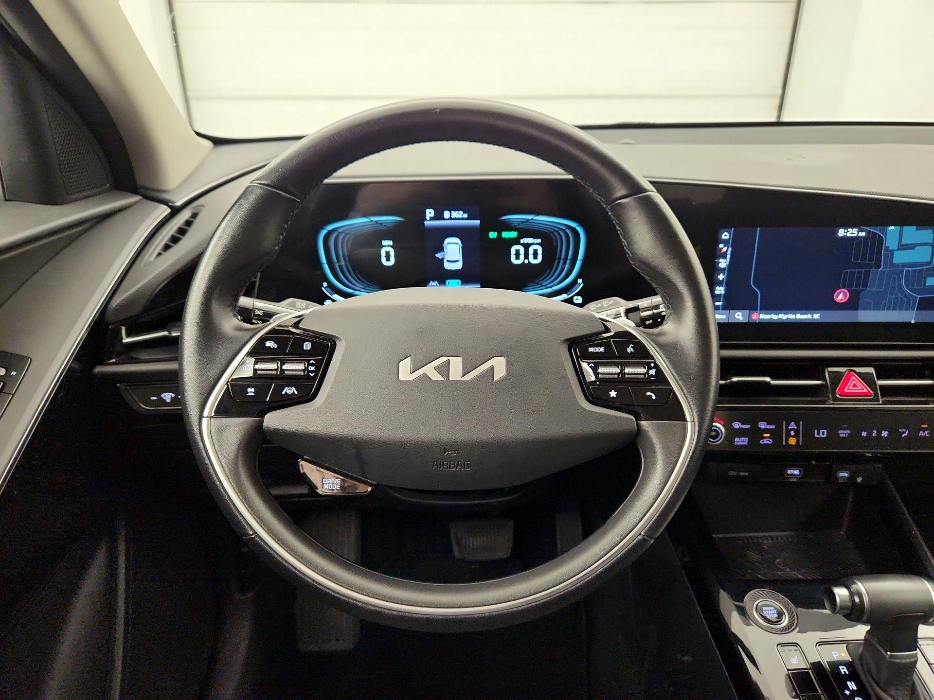 Thumbnail: 2023 Kia Niro - 10