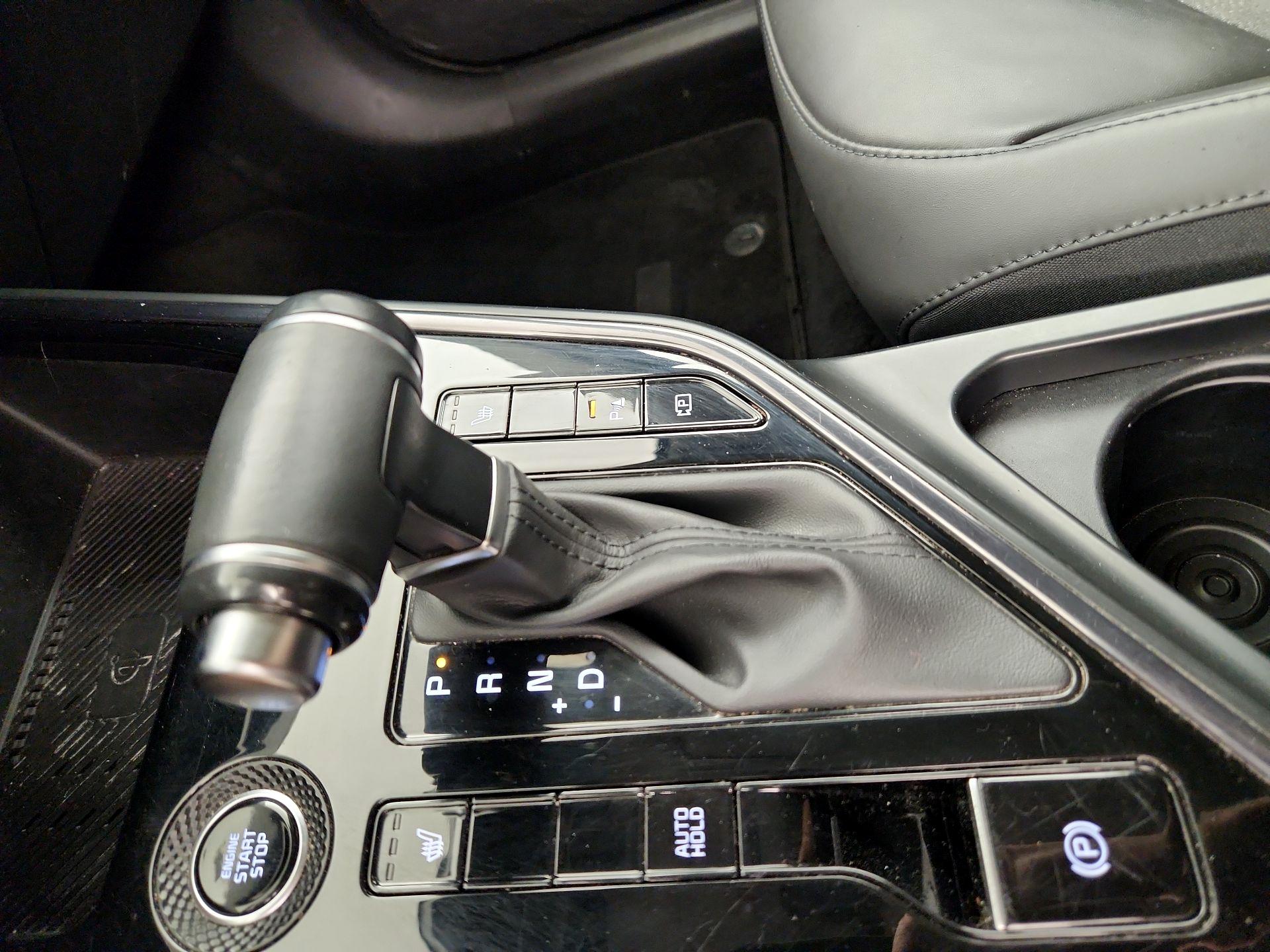 Thumbnail: 2023 Kia Niro - 18