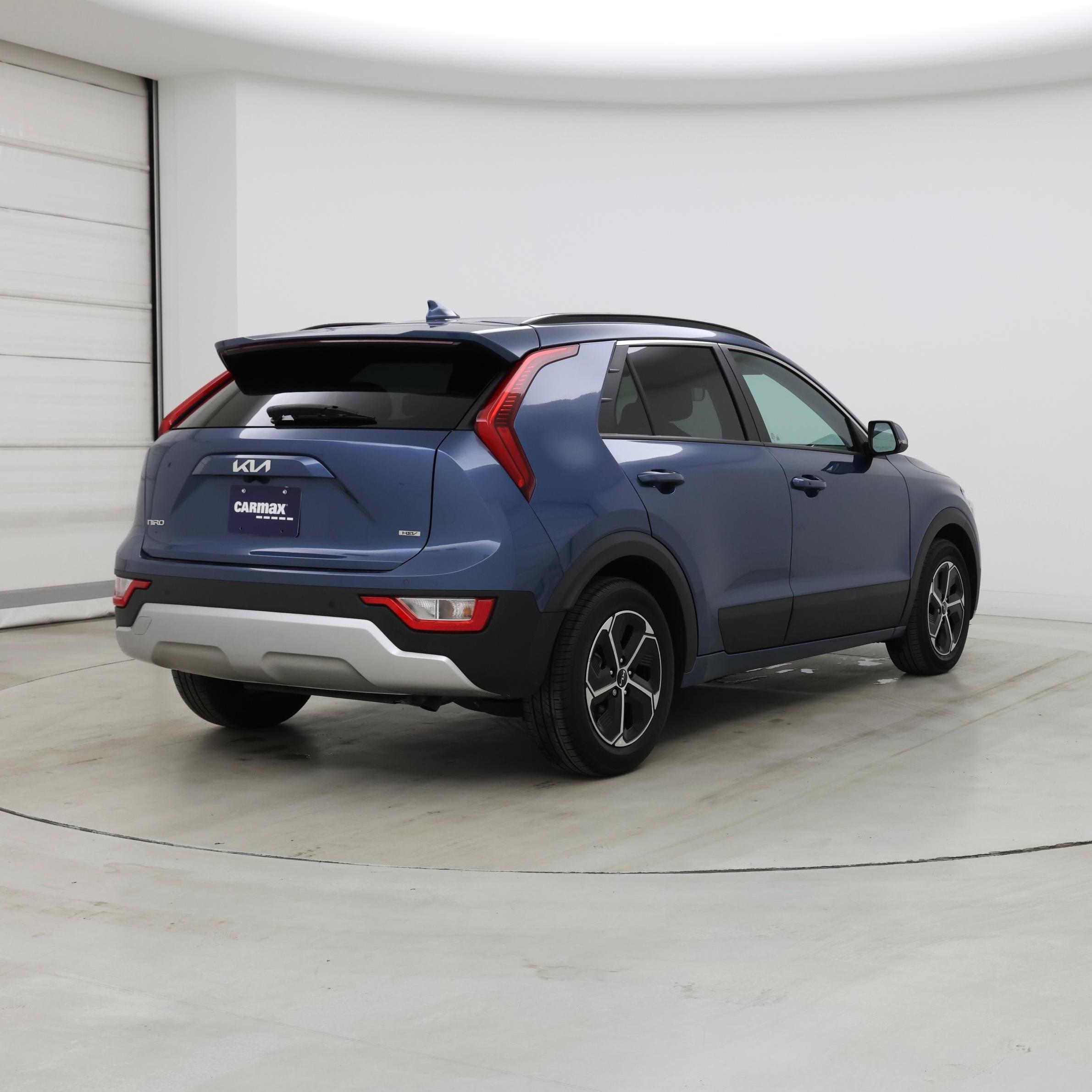 Thumbnail: 2023 Kia Niro - 8