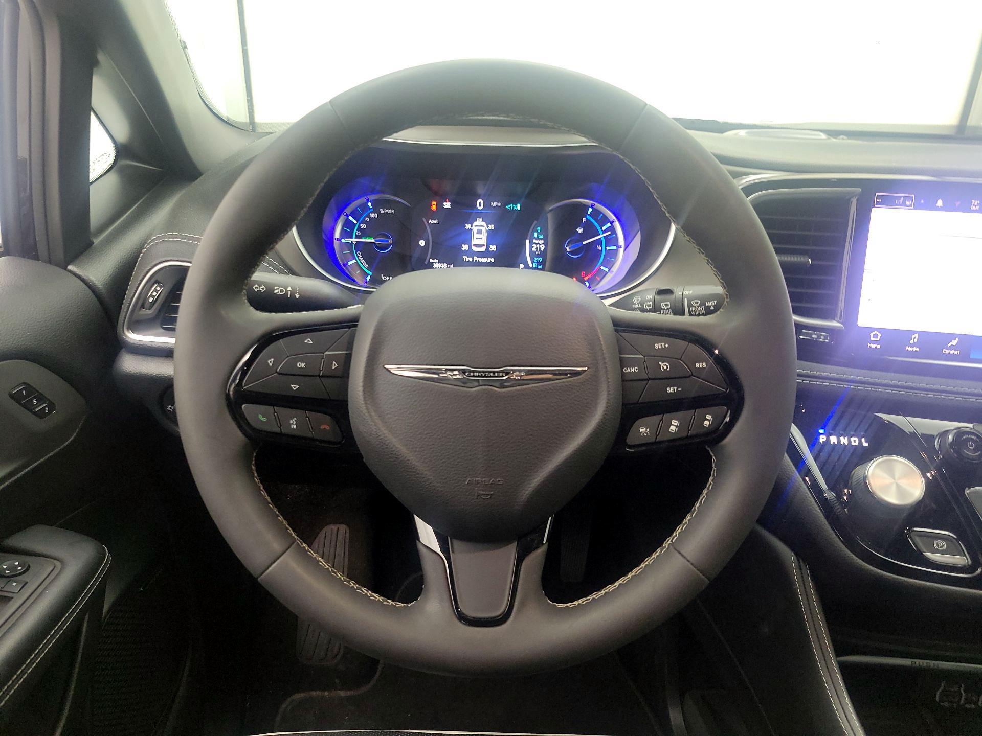 Thumbnail: 2022 Chrysler Pacifica - 10