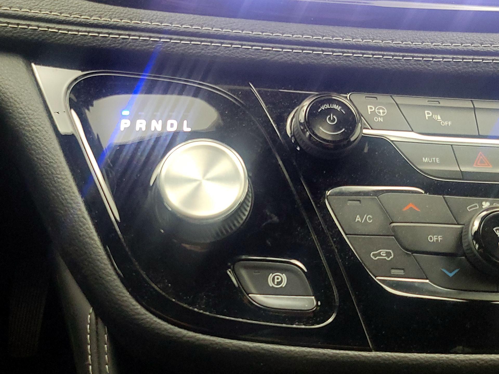 Thumbnail: 2022 Chrysler Pacifica - 18