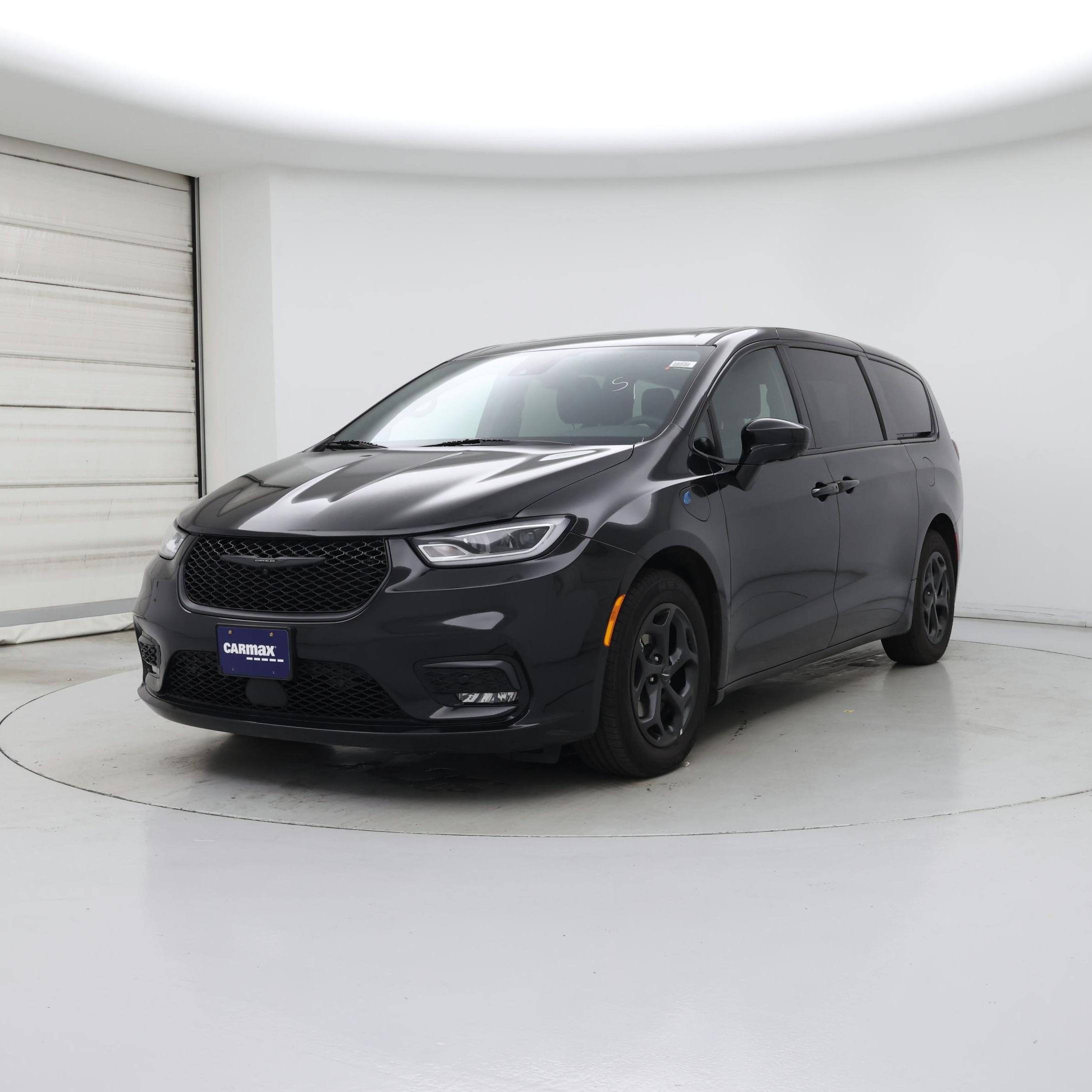 Thumbnail: 2022 Chrysler Pacifica - 4
