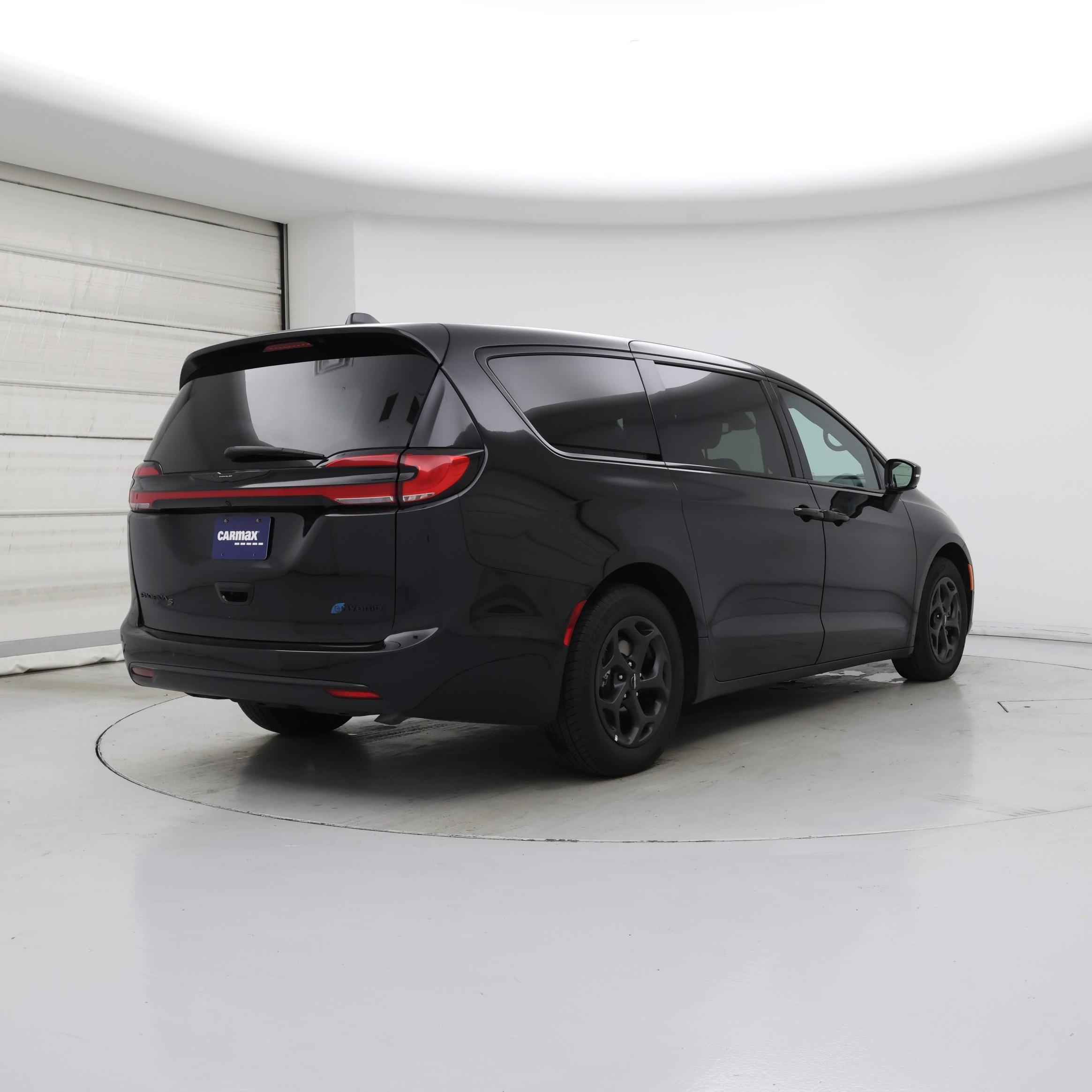 Thumbnail: 2022 Chrysler Pacifica - 8