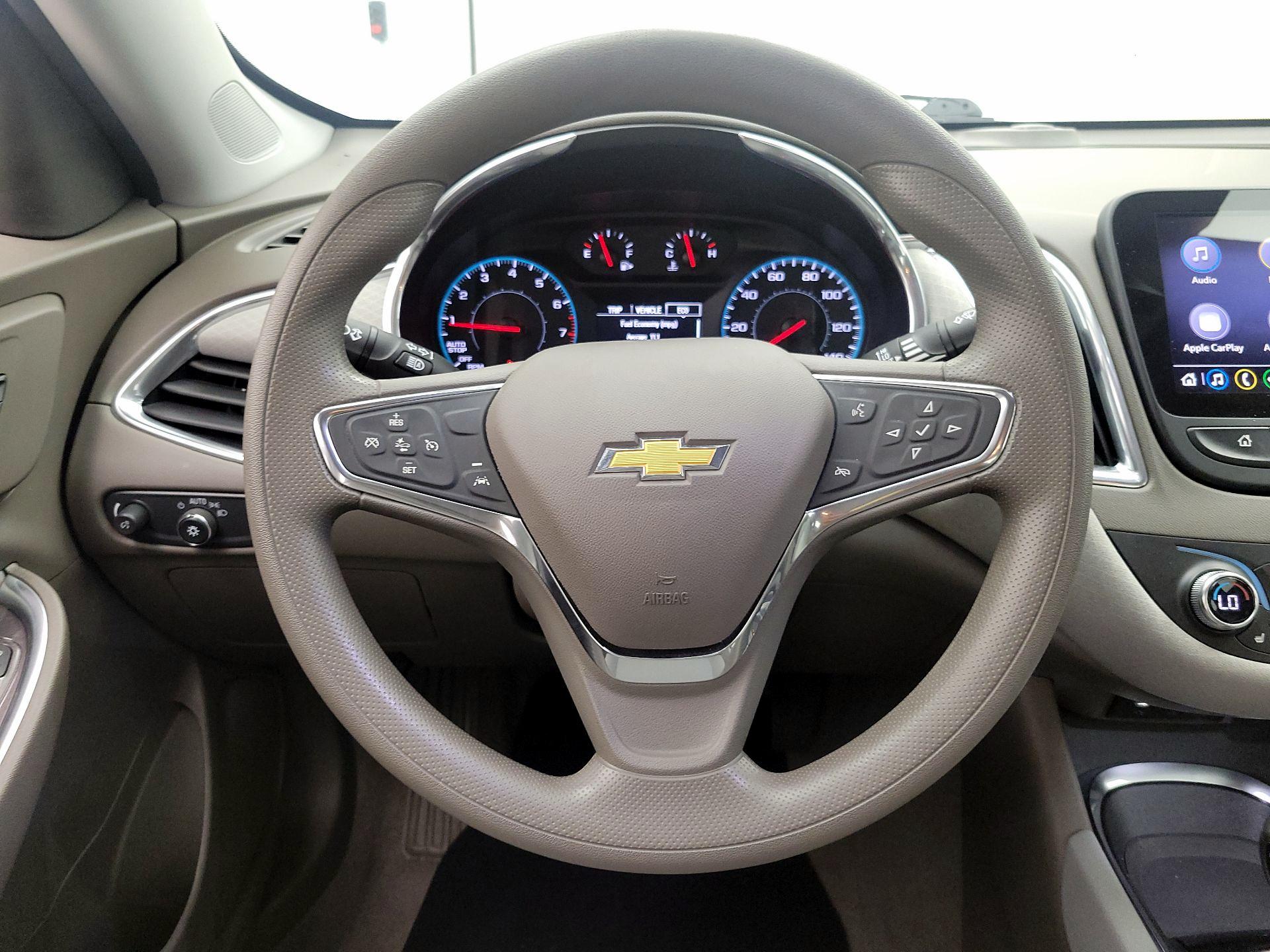 Thumbnail: 2021 Chevrolet Malibu - 10
