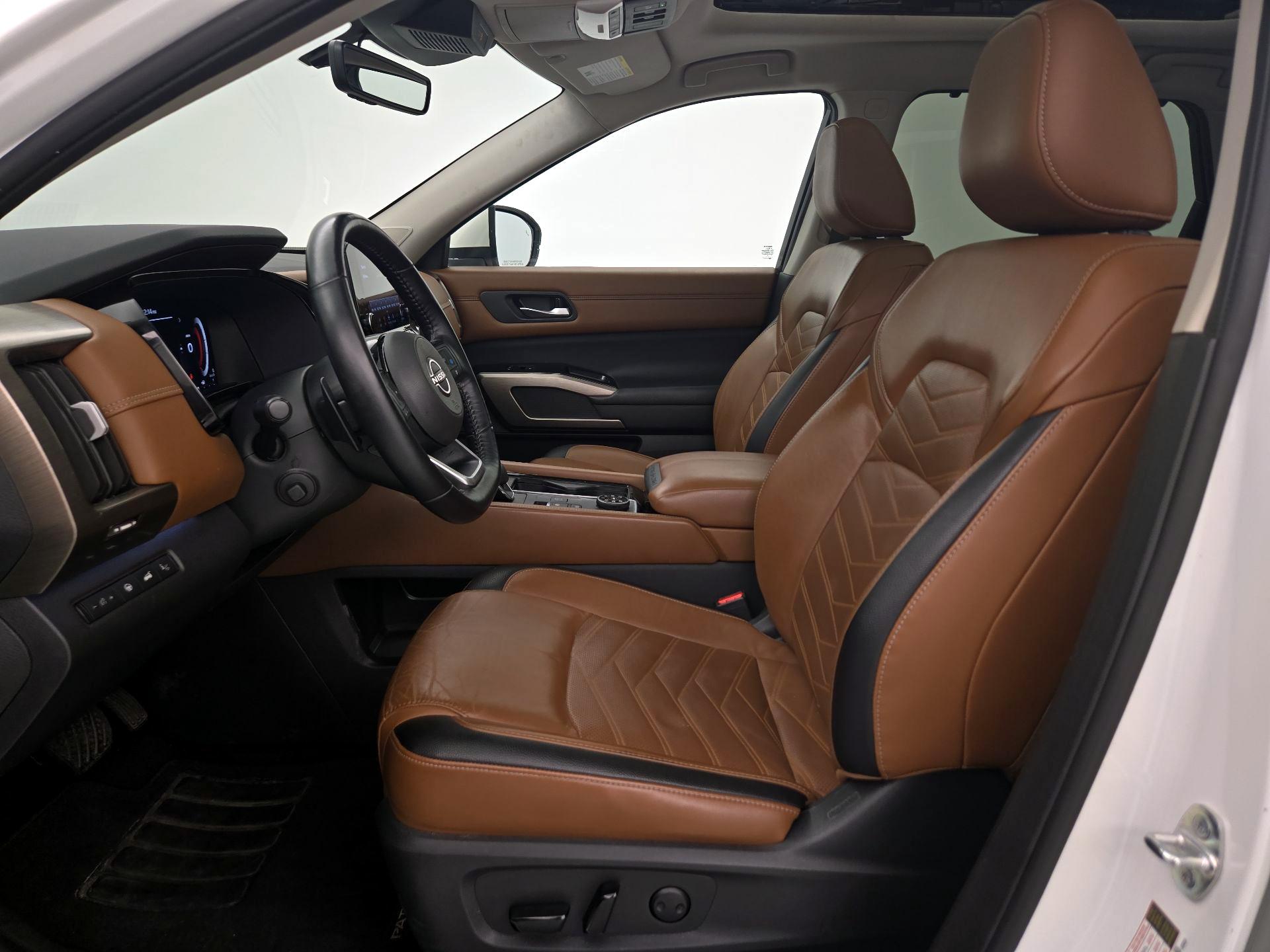 Thumbnail: 2023 Nissan Pathfinder - 11