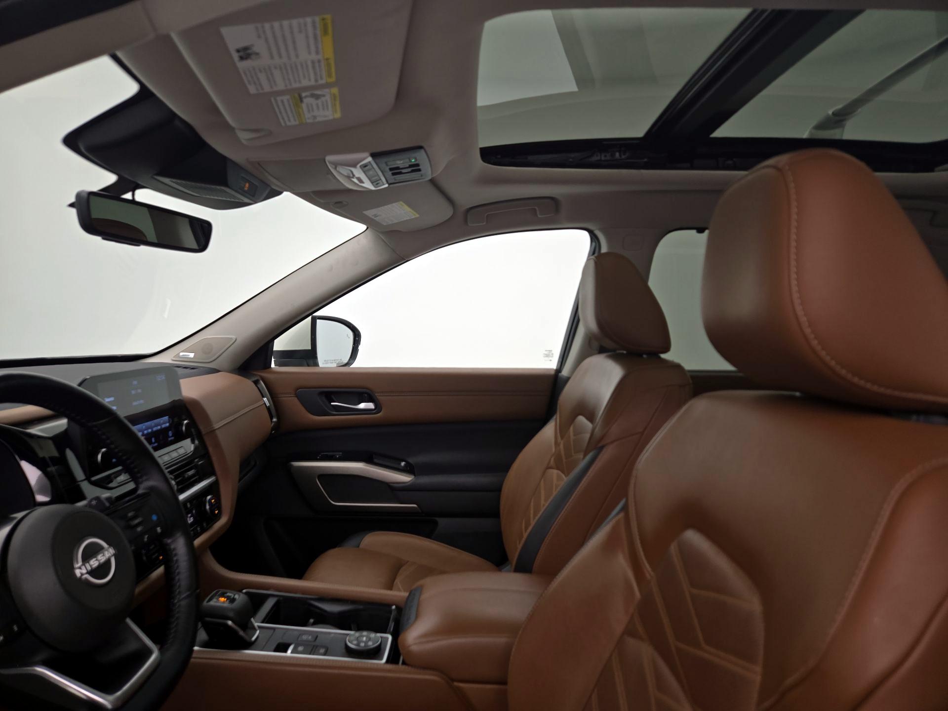 Thumbnail: 2023 Nissan Pathfinder - 20