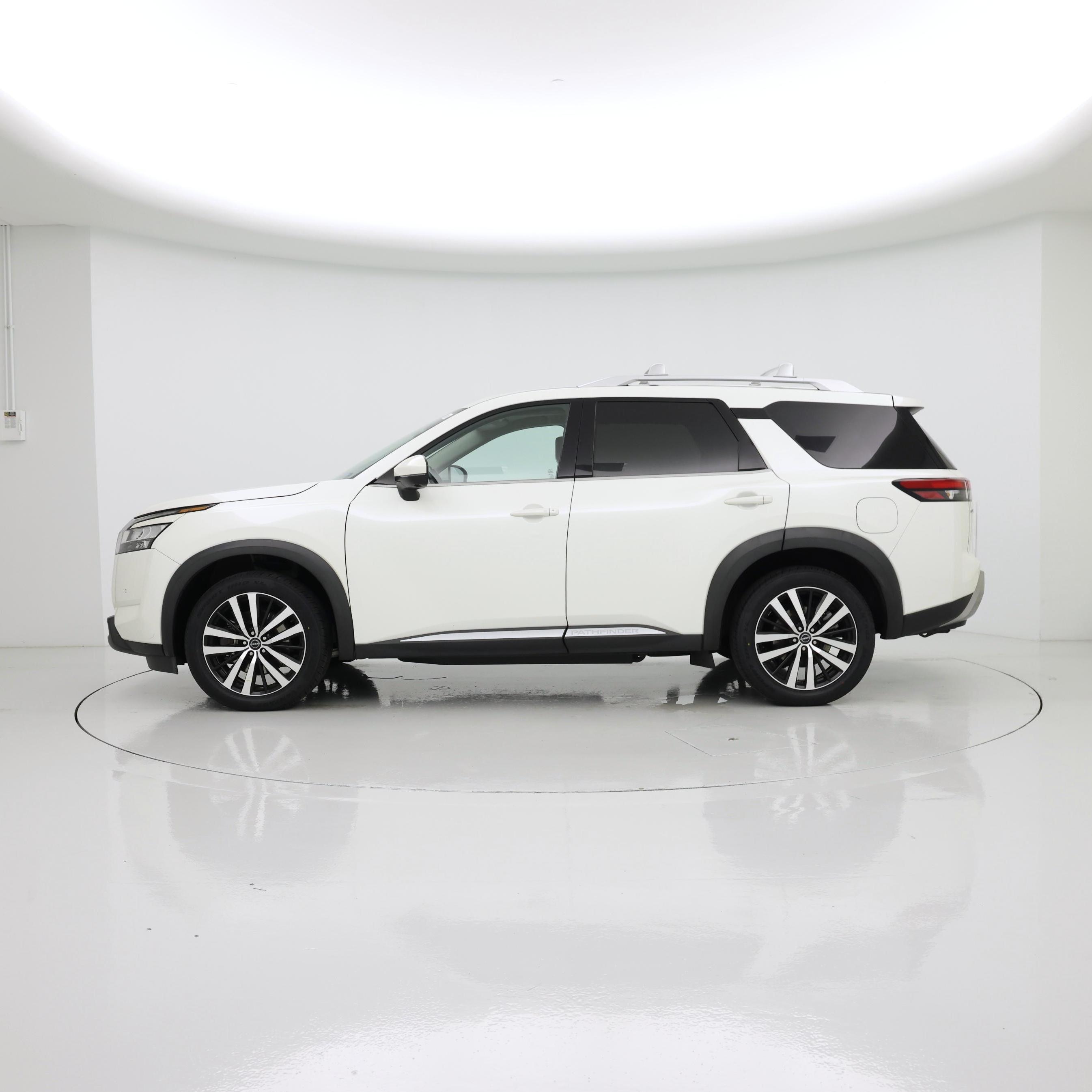 Thumbnail: 2023 Nissan Pathfinder - 3