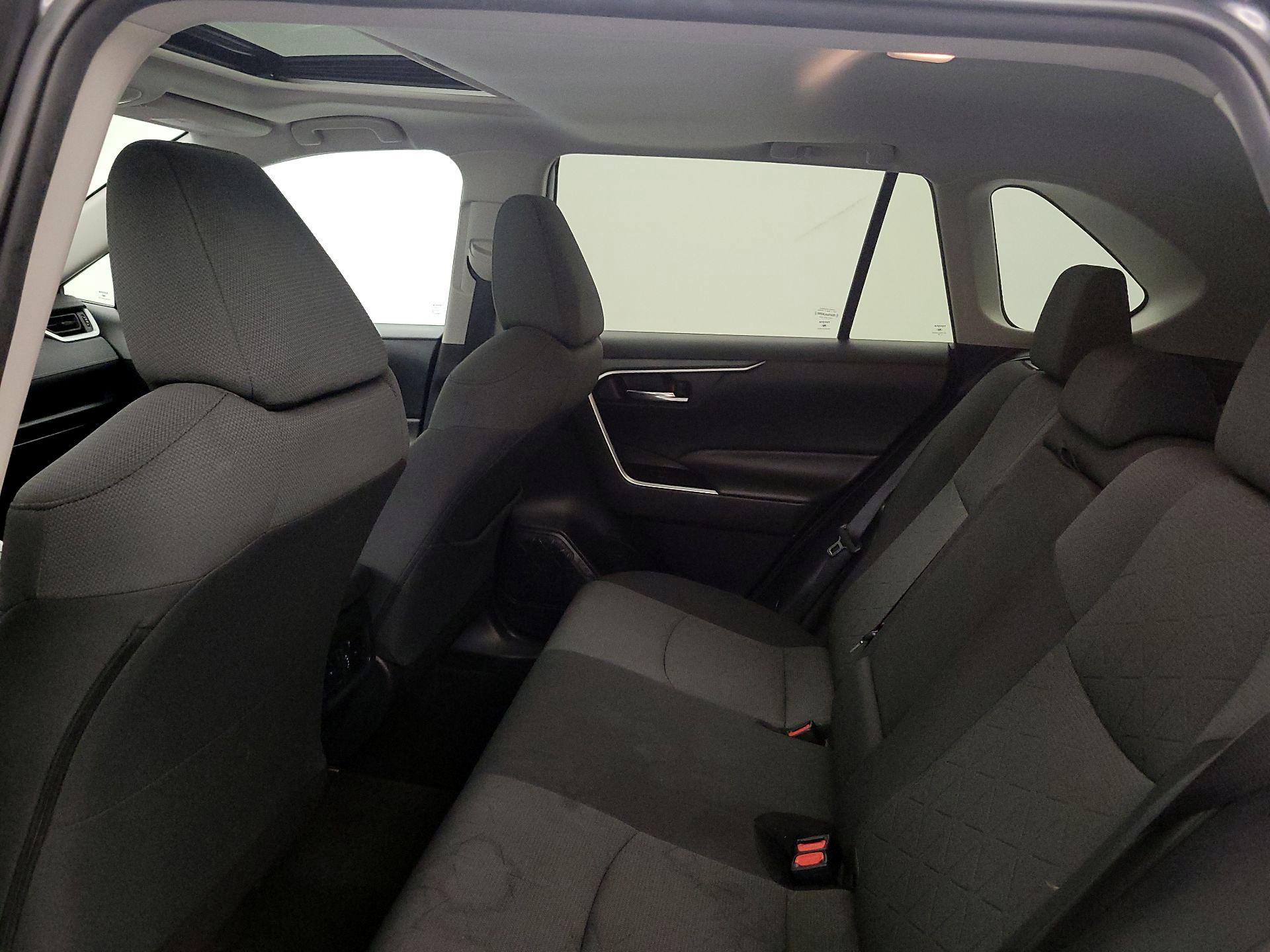 Thumbnail: 2021 Toyota RAV4 - 18