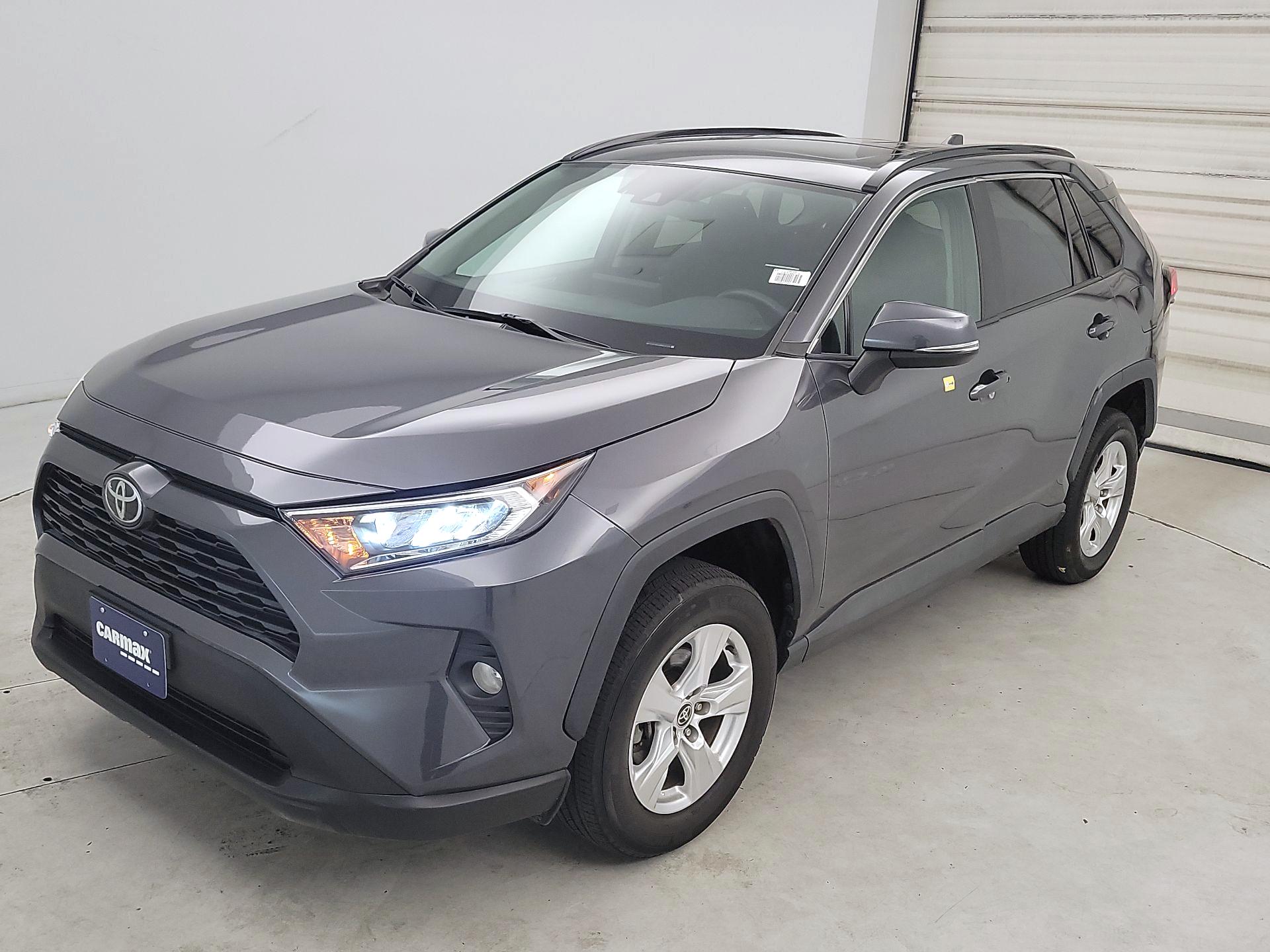 Thumbnail: 2021 Toyota RAV4 - 3