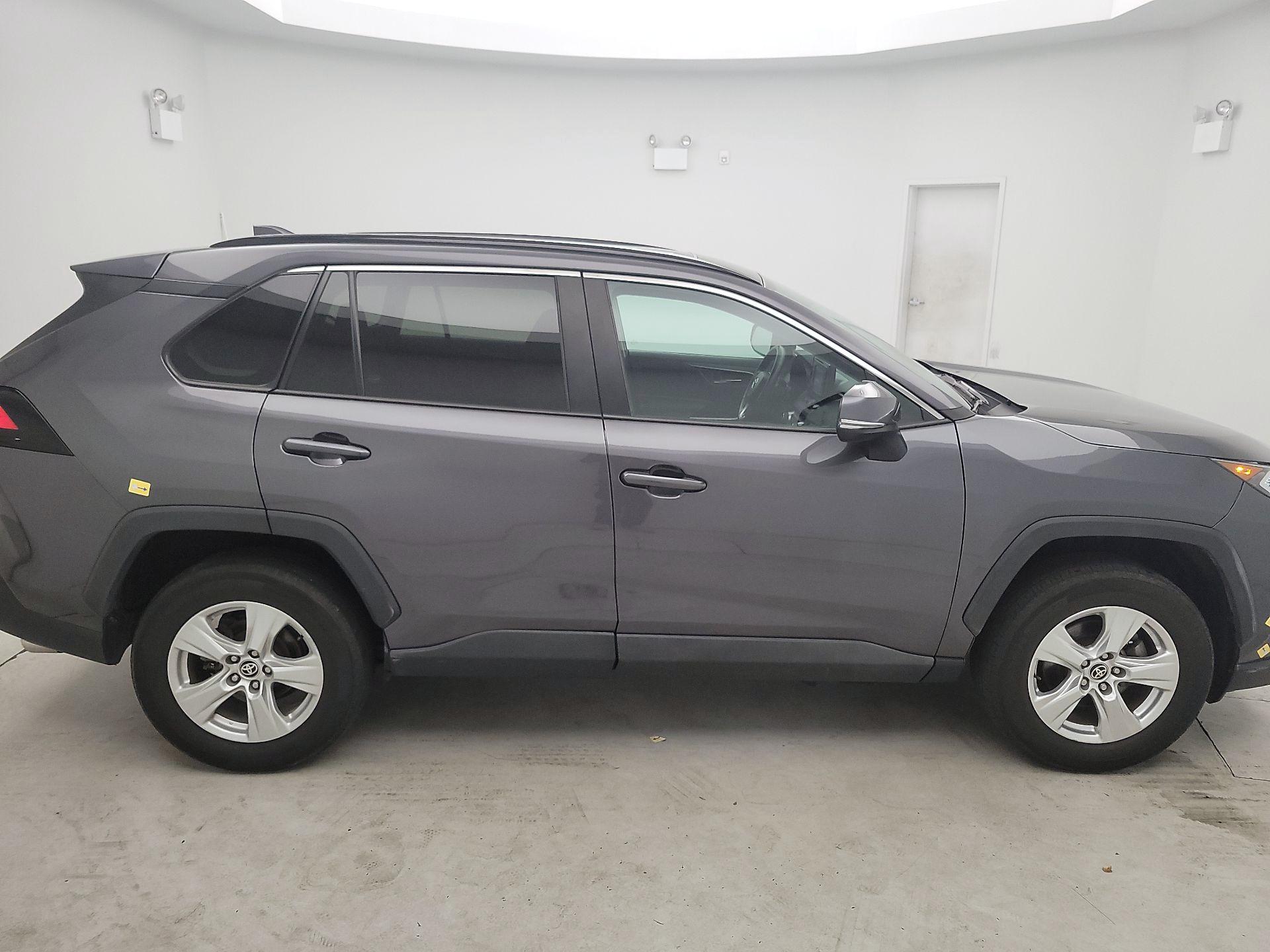 Thumbnail: 2021 Toyota RAV4 - 4
