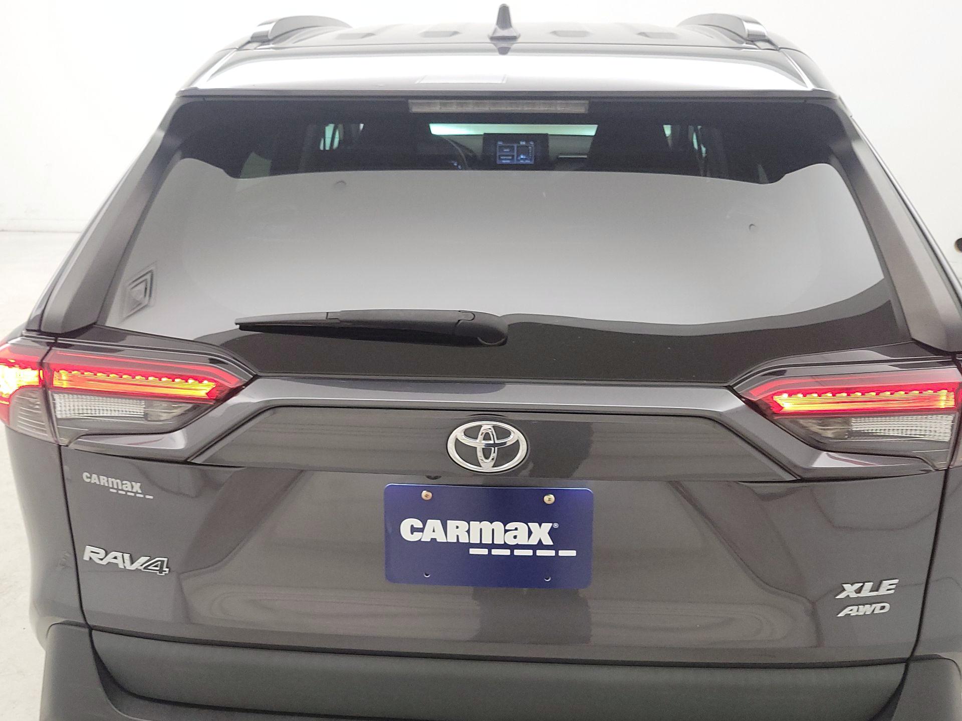Thumbnail: 2021 Toyota RAV4 - 6