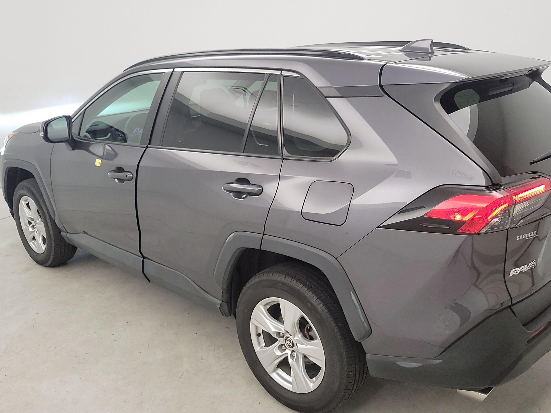 Thumbnail: 2021 Toyota RAV4 - 7