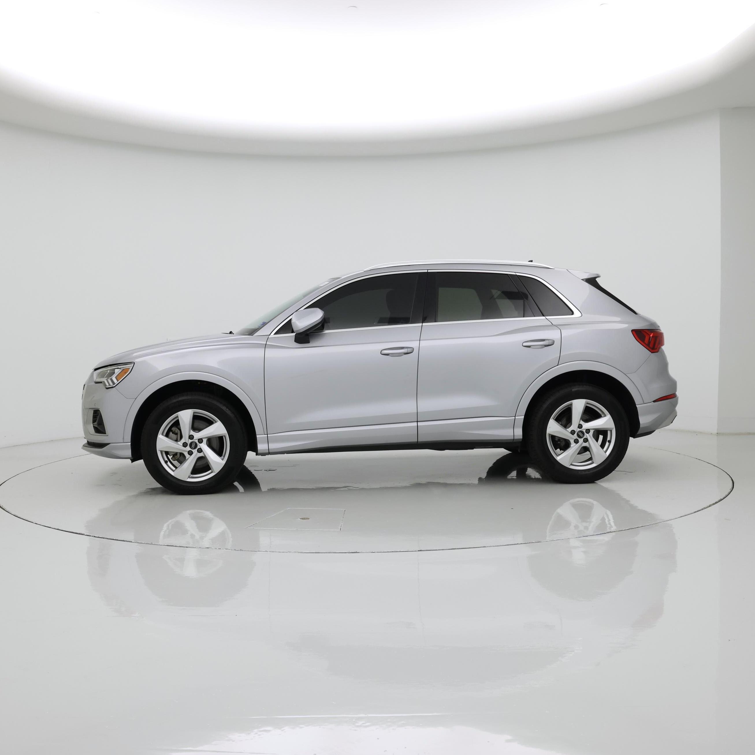 Thumbnail: 2021 Audi Q3 - 3