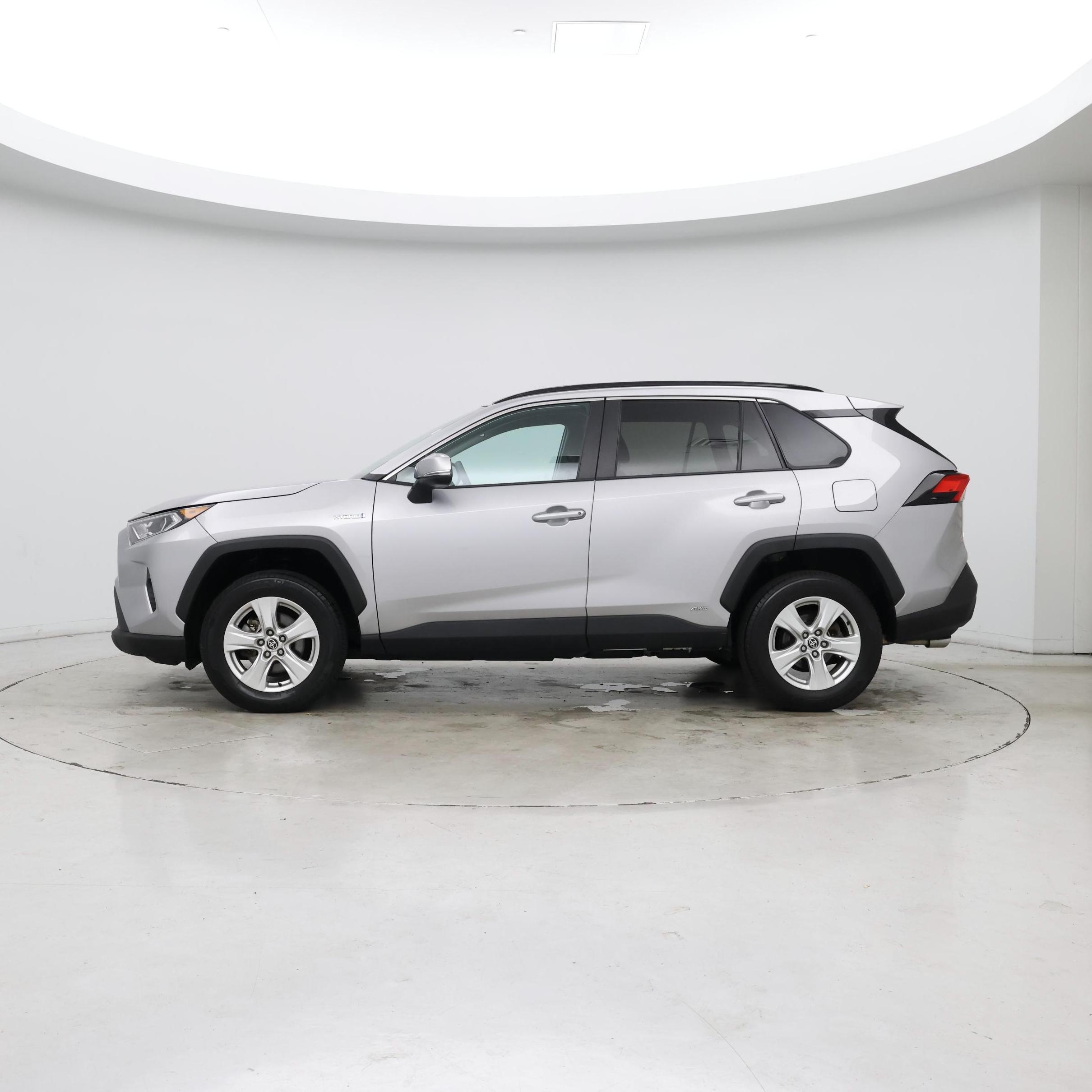 Thumbnail: 2021 Toyota RAV4 - 3
