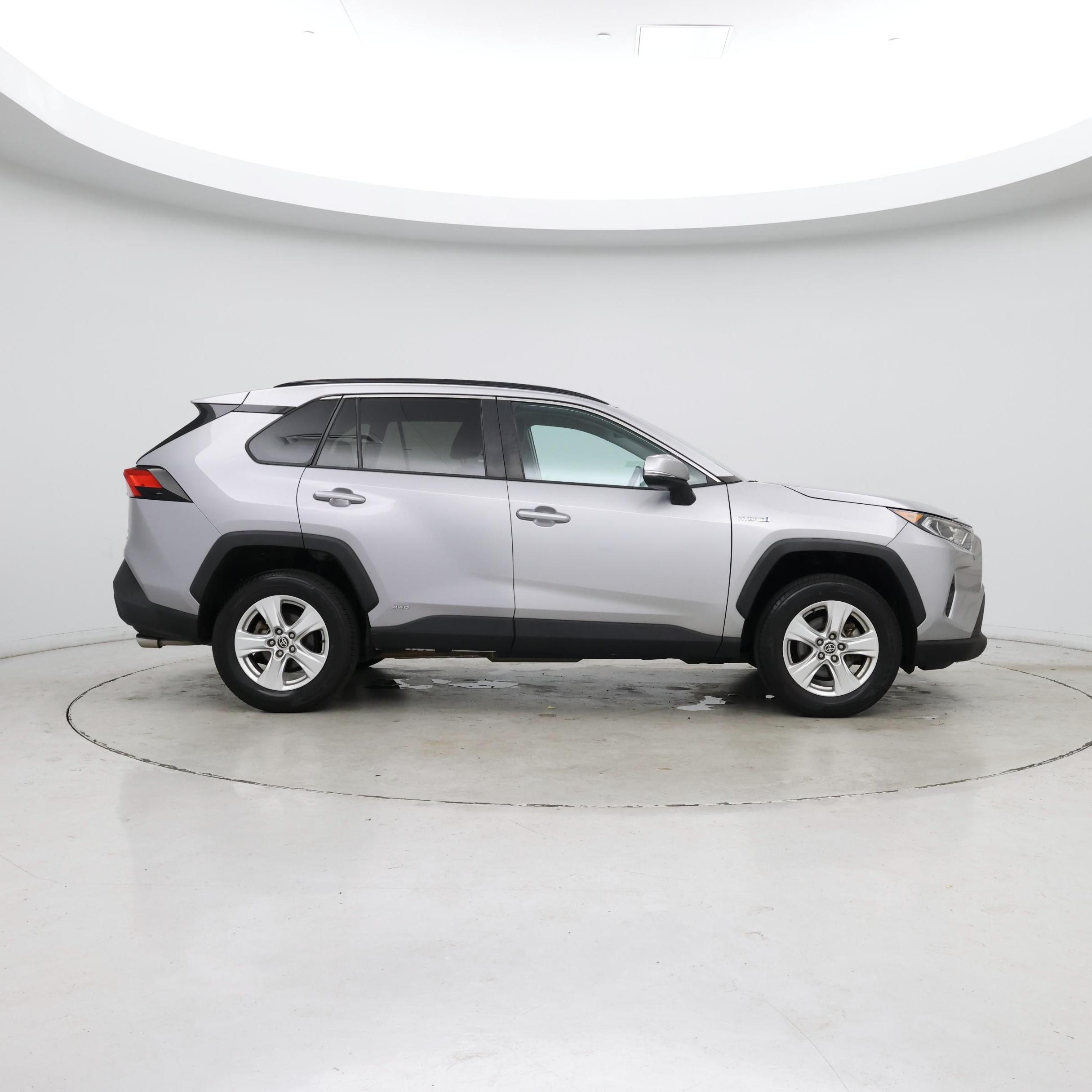 Thumbnail: 2021 Toyota RAV4 - 7