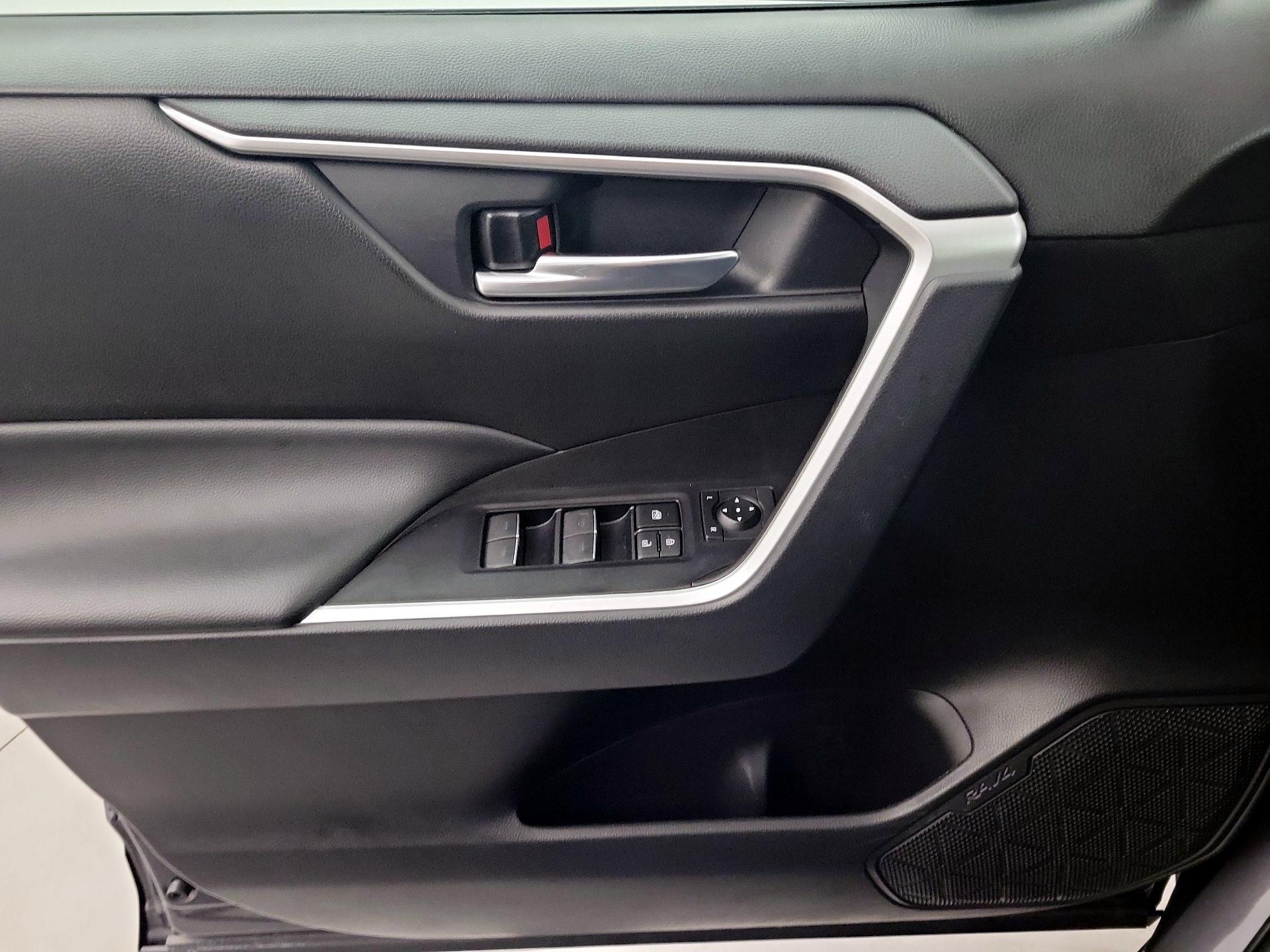 Thumbnail: 2023 Toyota RAV4 - 10