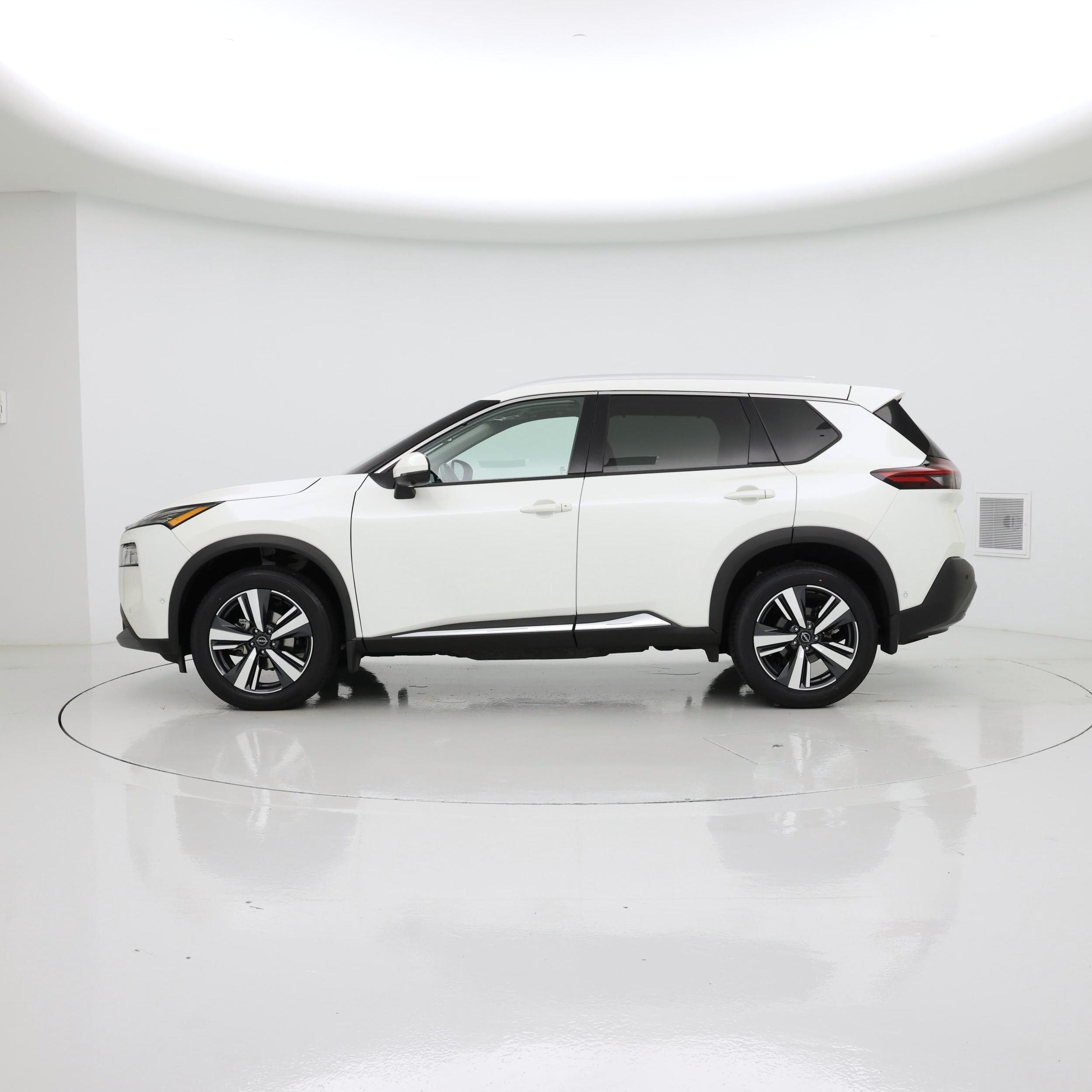 Thumbnail: 2023 Nissan Rogue - 3